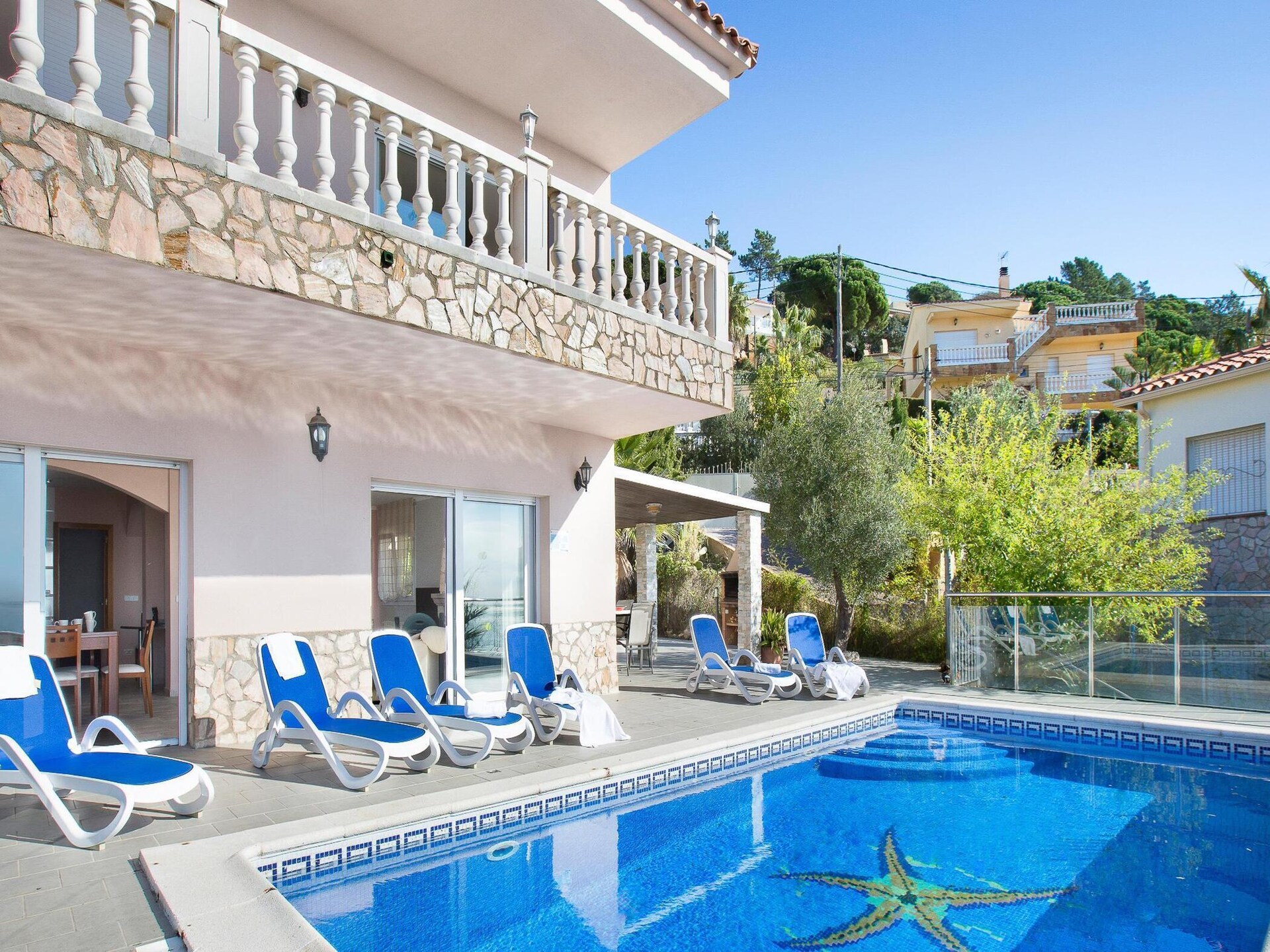 Ruime villa met privézwembad en zeezicht aan de golfbaan bij Lloret de Mar - foto 7