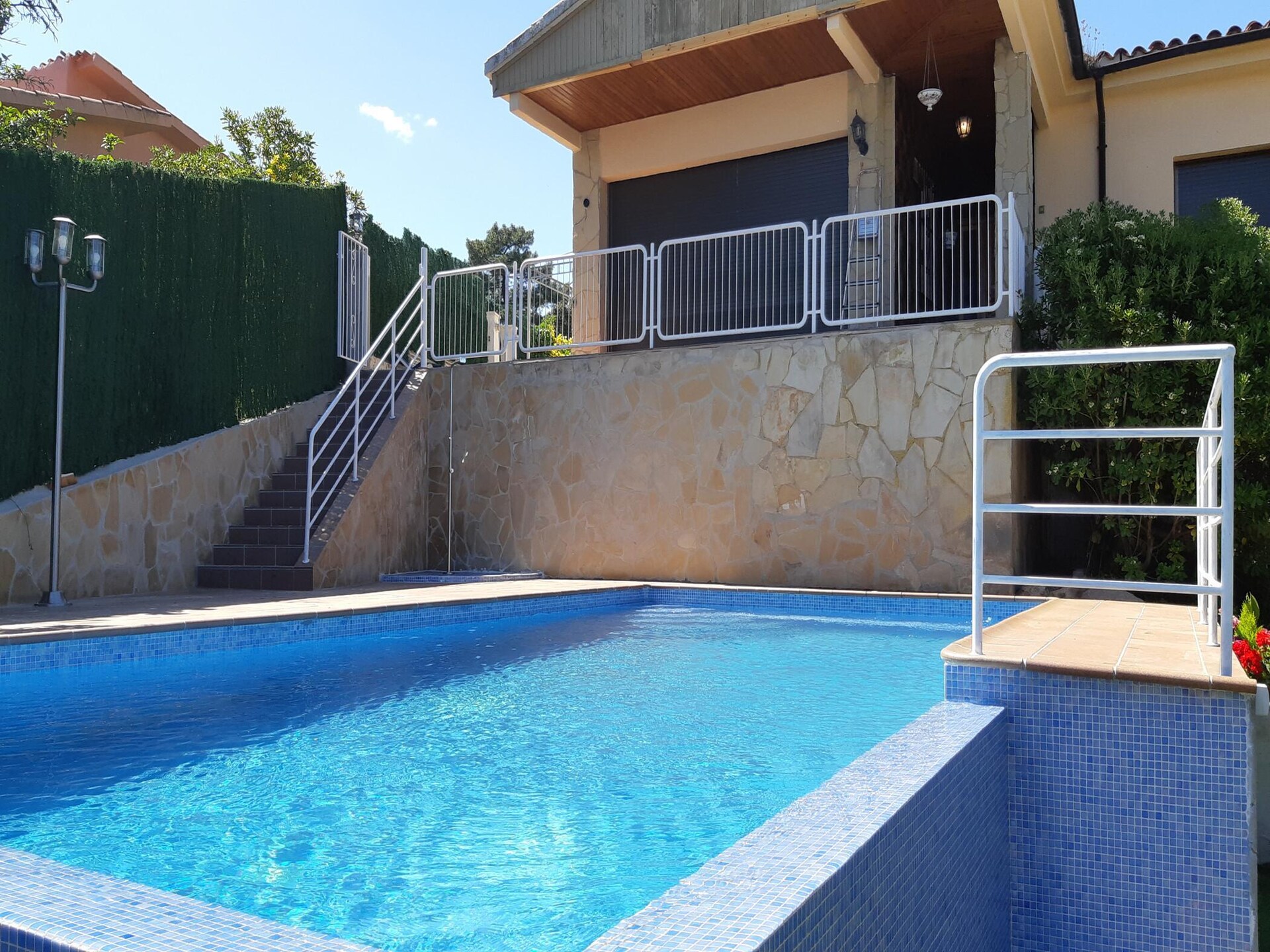 Ruime villa aan de golfbaan bij Lloret de Mar met privétuin en BBQ - foto 1