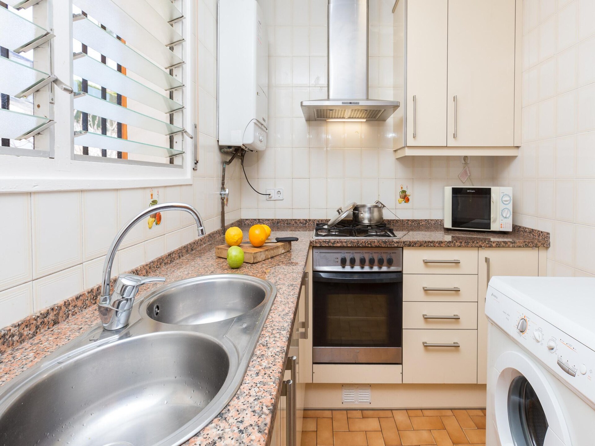 Privézwembad en rust in Villa Tensi, Blanes - foto 4