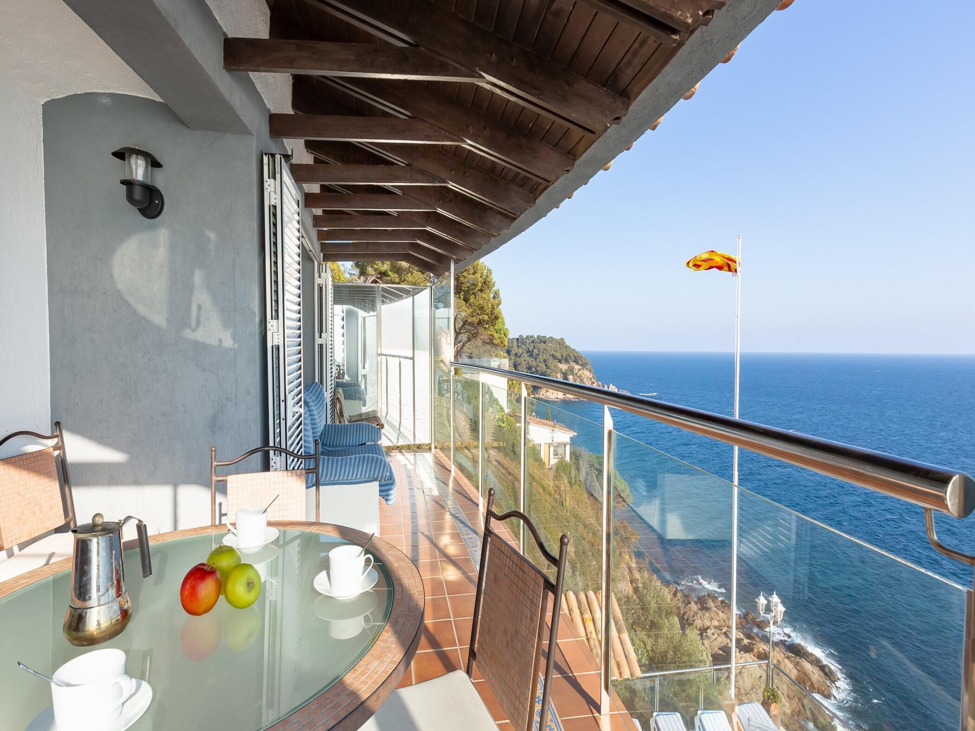 Op 1,5 km van het strand: Ruime villa Canyelles in Lloret de Mar - foto 24