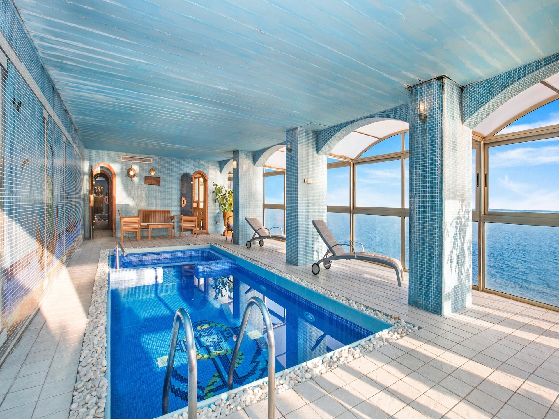 Op 1,5 km van het strand: Ruime villa Canyelles in Lloret de Mar - foto 9