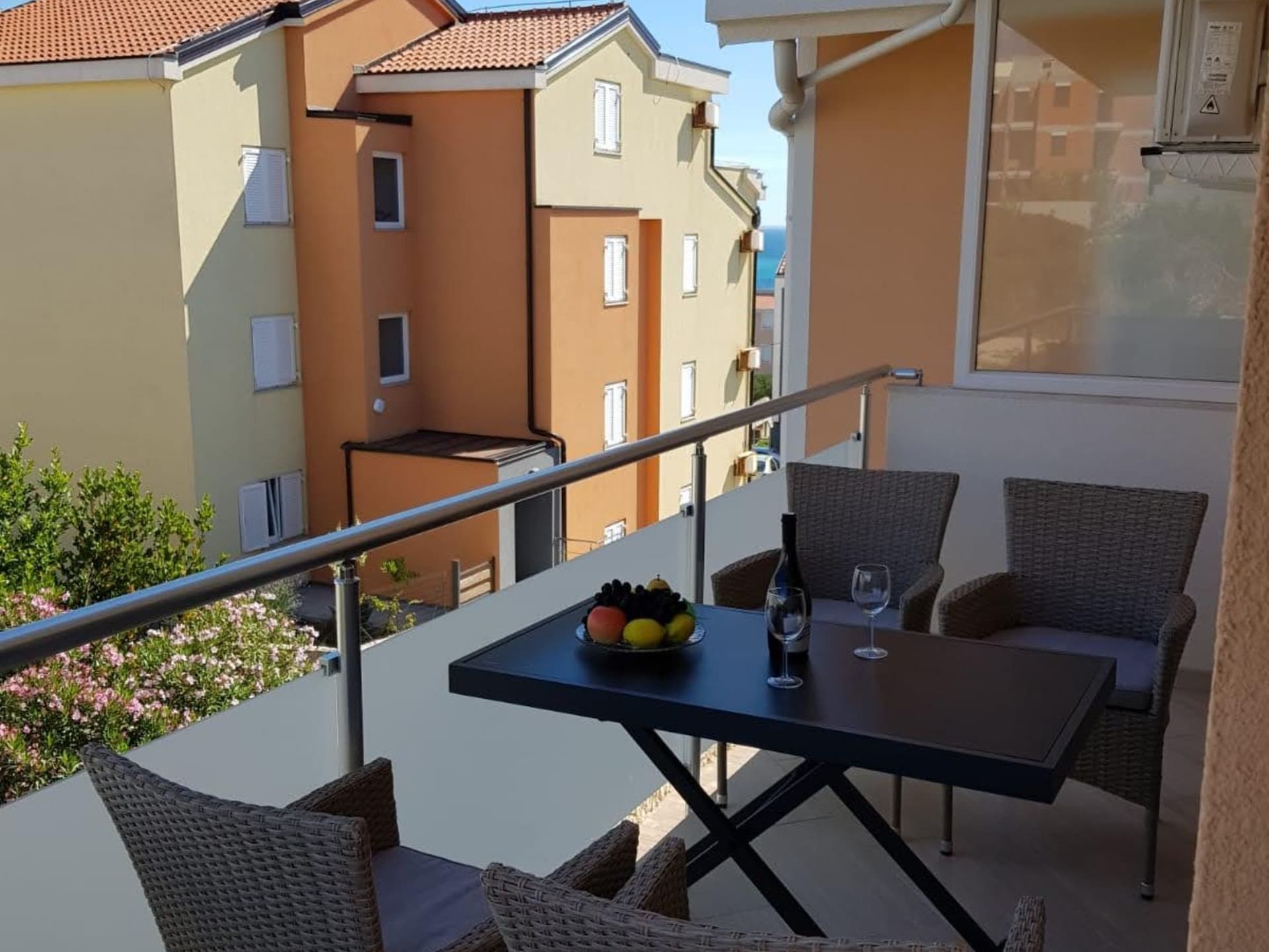 Knusse studio met balkon op 800 meter van het strand in Novalja - foto 7