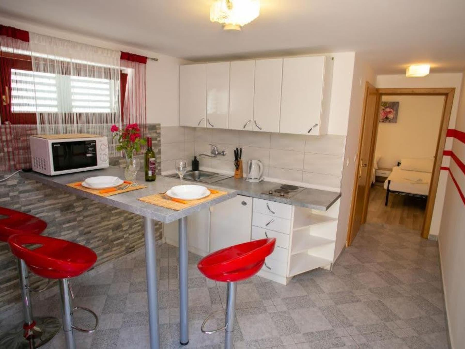 Knus appartement voor 3 bij het strand van Novalja - foto 2