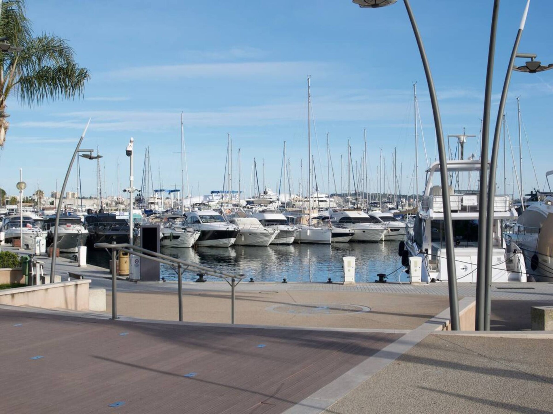 Appartement met zeezicht in Golfe-Juan, vlakbij strand en Cannes - foto 24