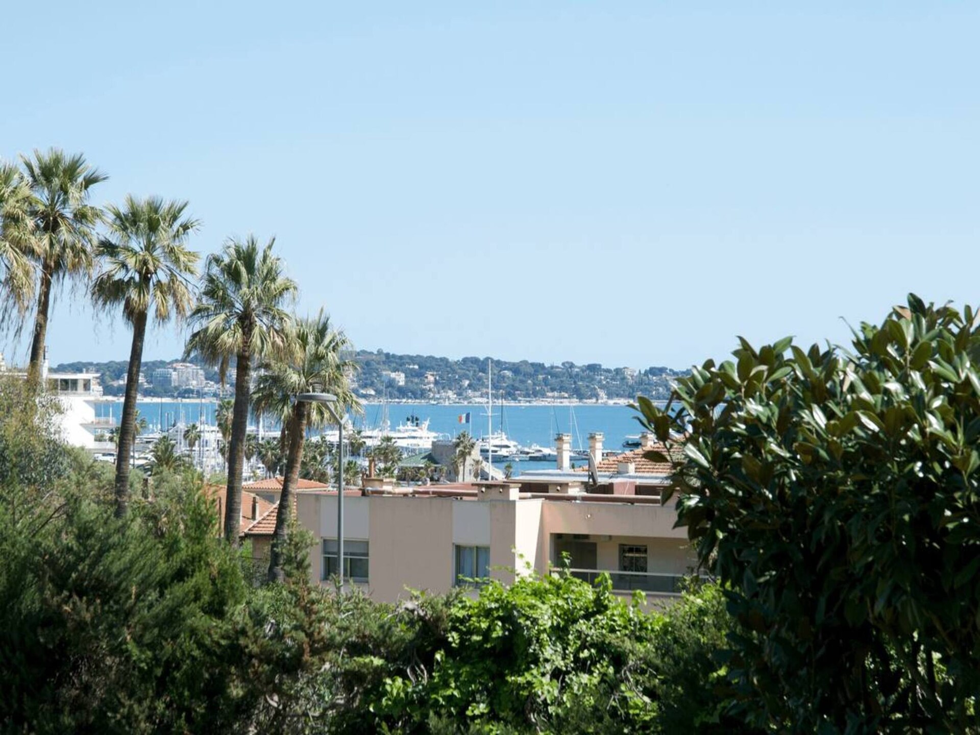 Appartement met zeezicht in Golfe-Juan, vlakbij strand en Cannes - foto 21
