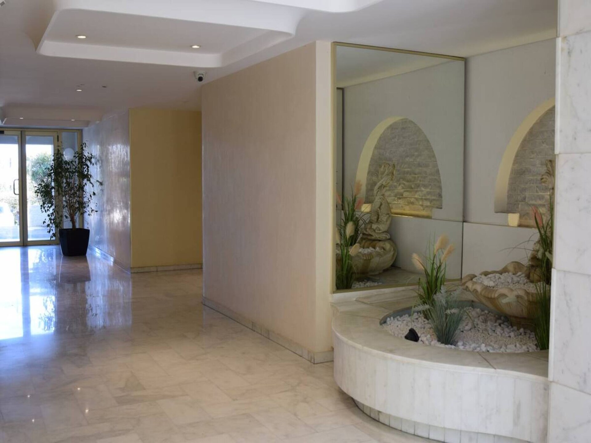 Appartement met zeezicht in Golfe-Juan, vlakbij strand en Cannes - foto 10