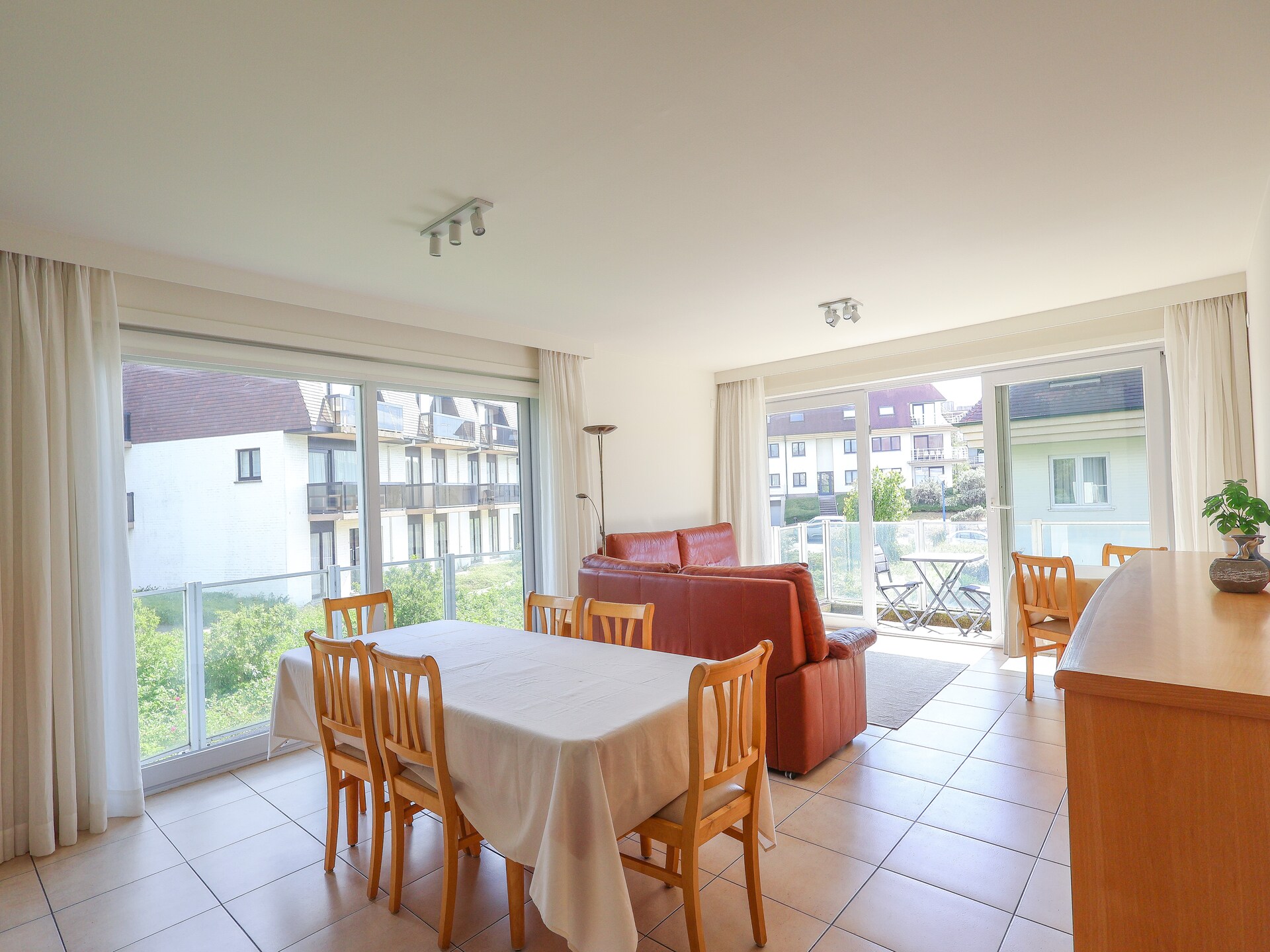 6-persoons hoekappartement Oostduinkerke met garagebox, 1 km van golfbaan - foto 7