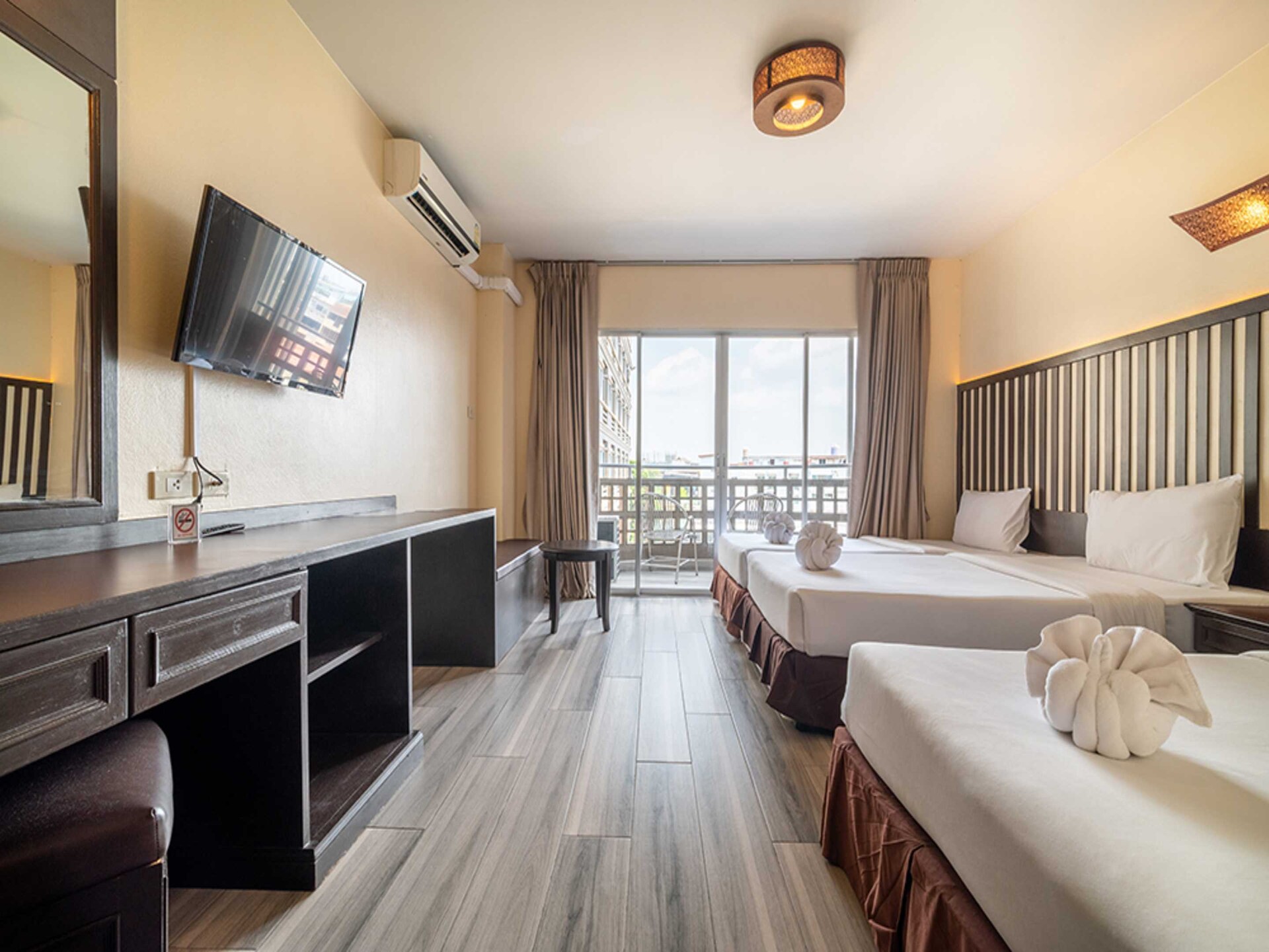 Familiecomfort in centraal Pattaya | Deluxe Triple Room - foto 7