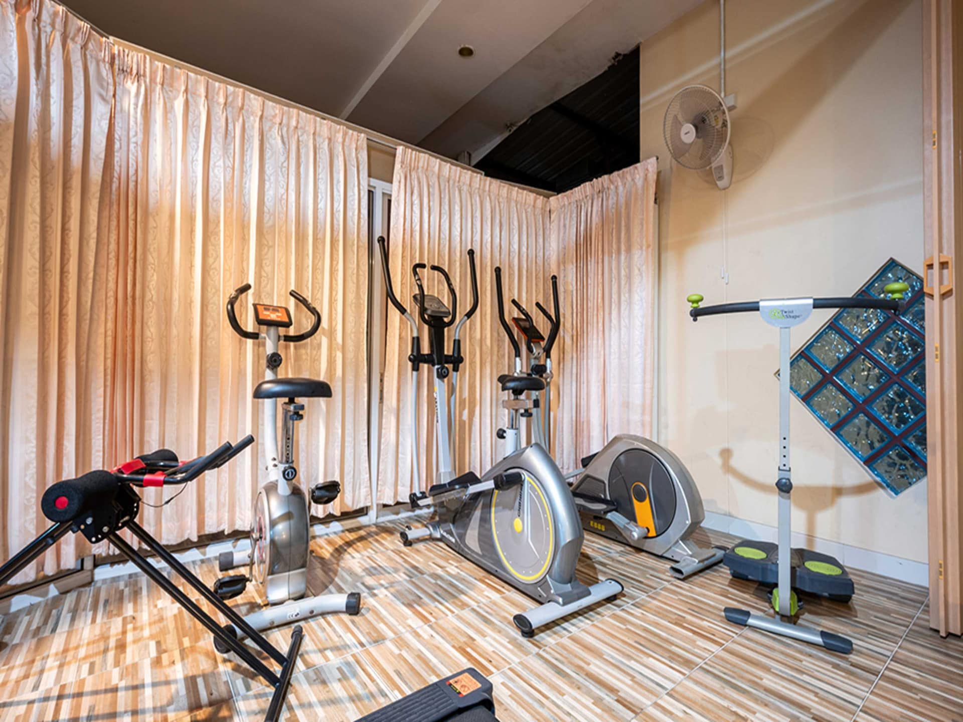 Familiecomfort in centraal Pattaya | Deluxe Triple Room - foto 28