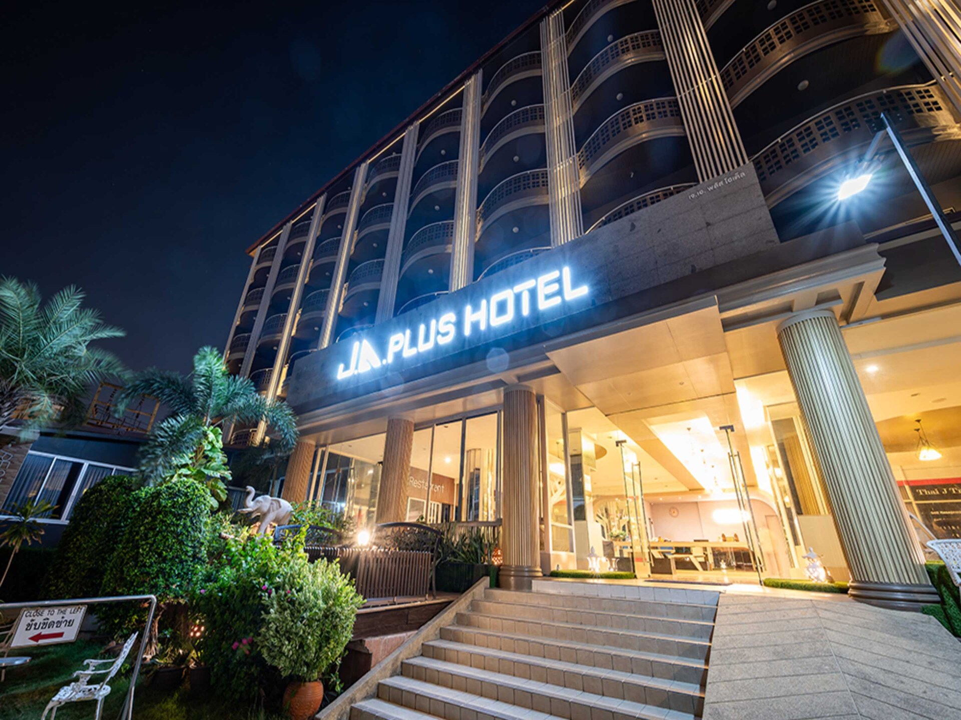 Familiecomfort in centraal Pattaya | Deluxe Triple Room - foto 9