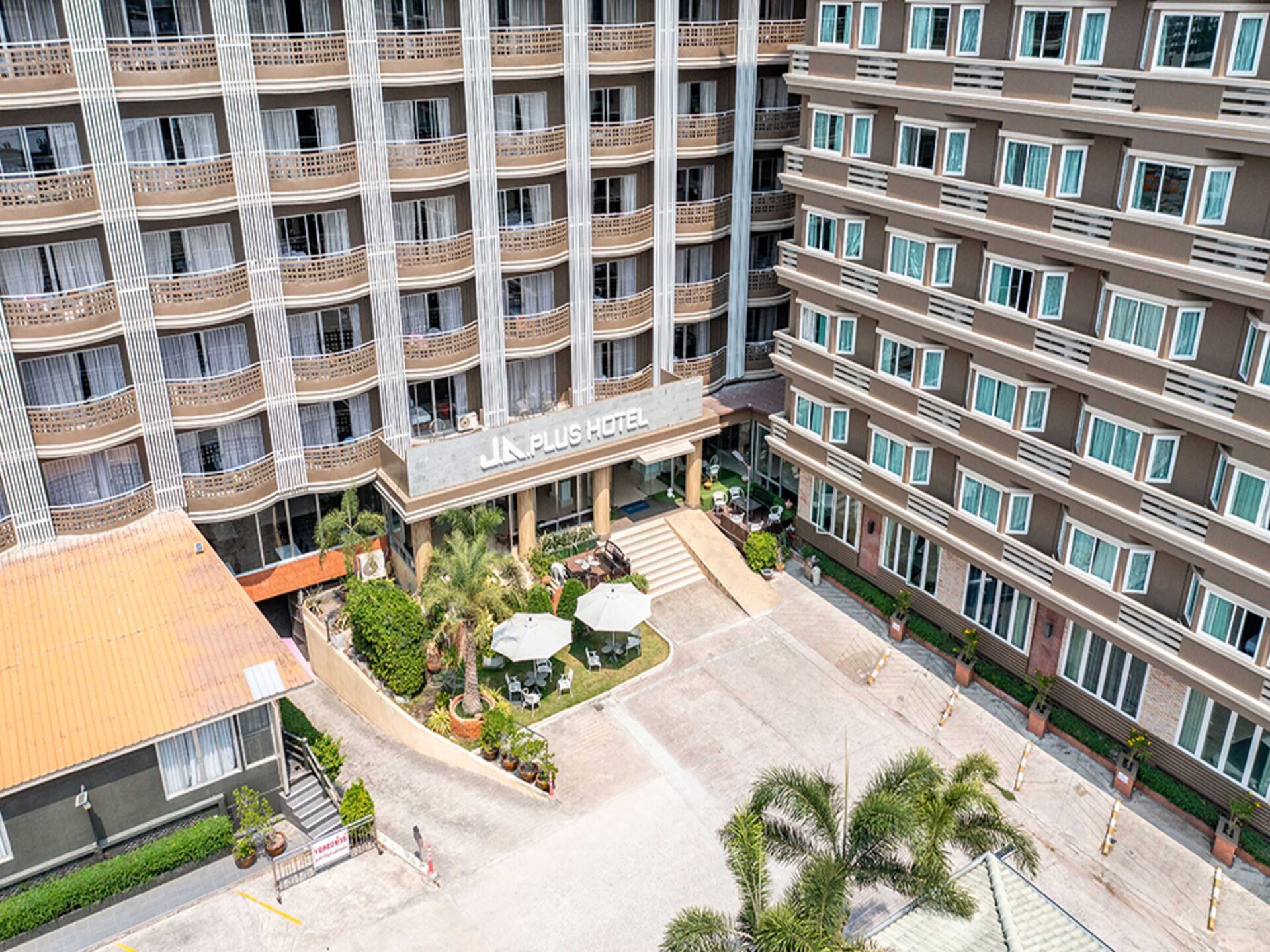 Familiecomfort in centraal Pattaya | Deluxe Triple Room - foto 10
