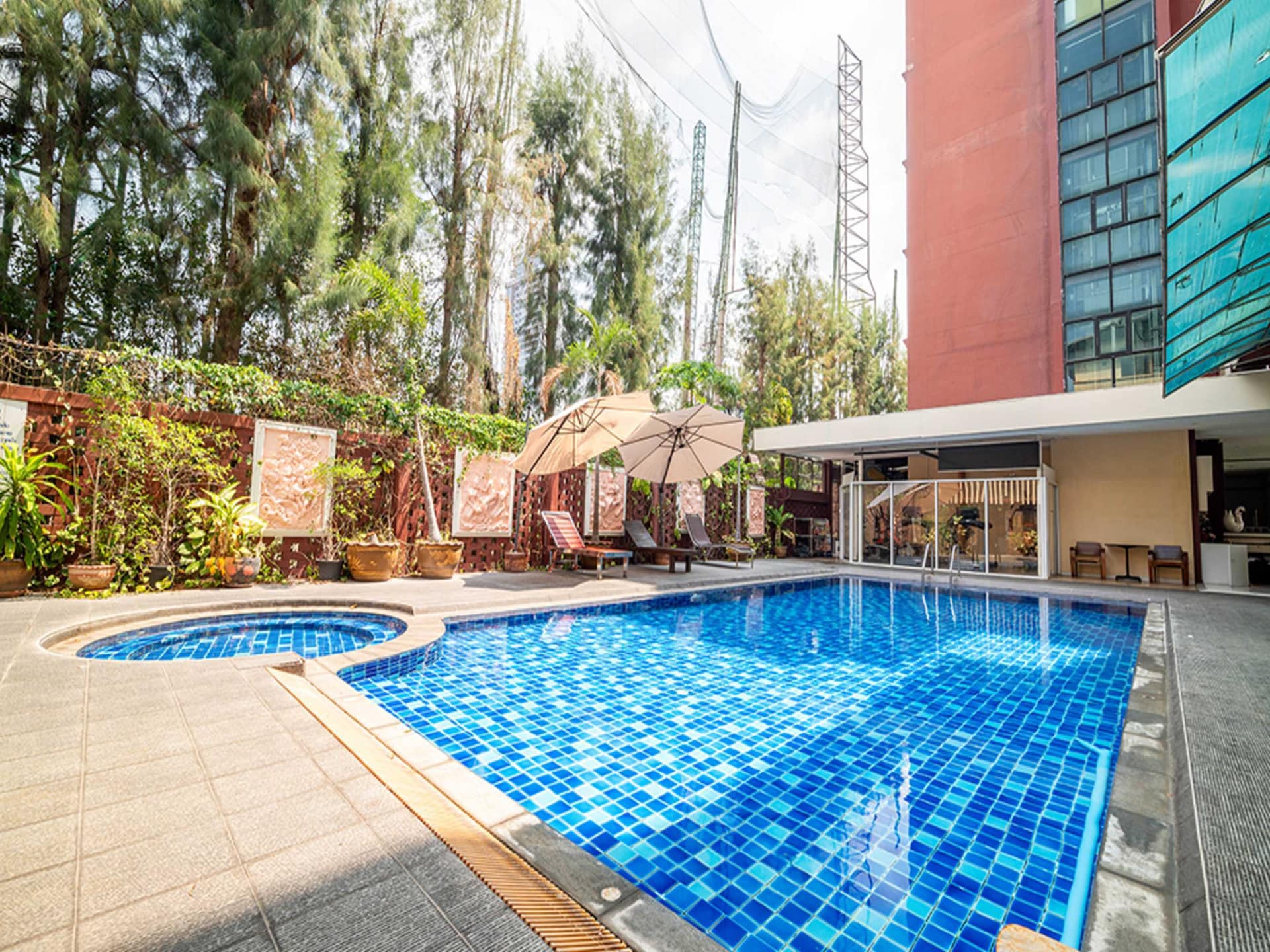 Familiecomfort in centraal Pattaya | Deluxe Triple Room - foto 16