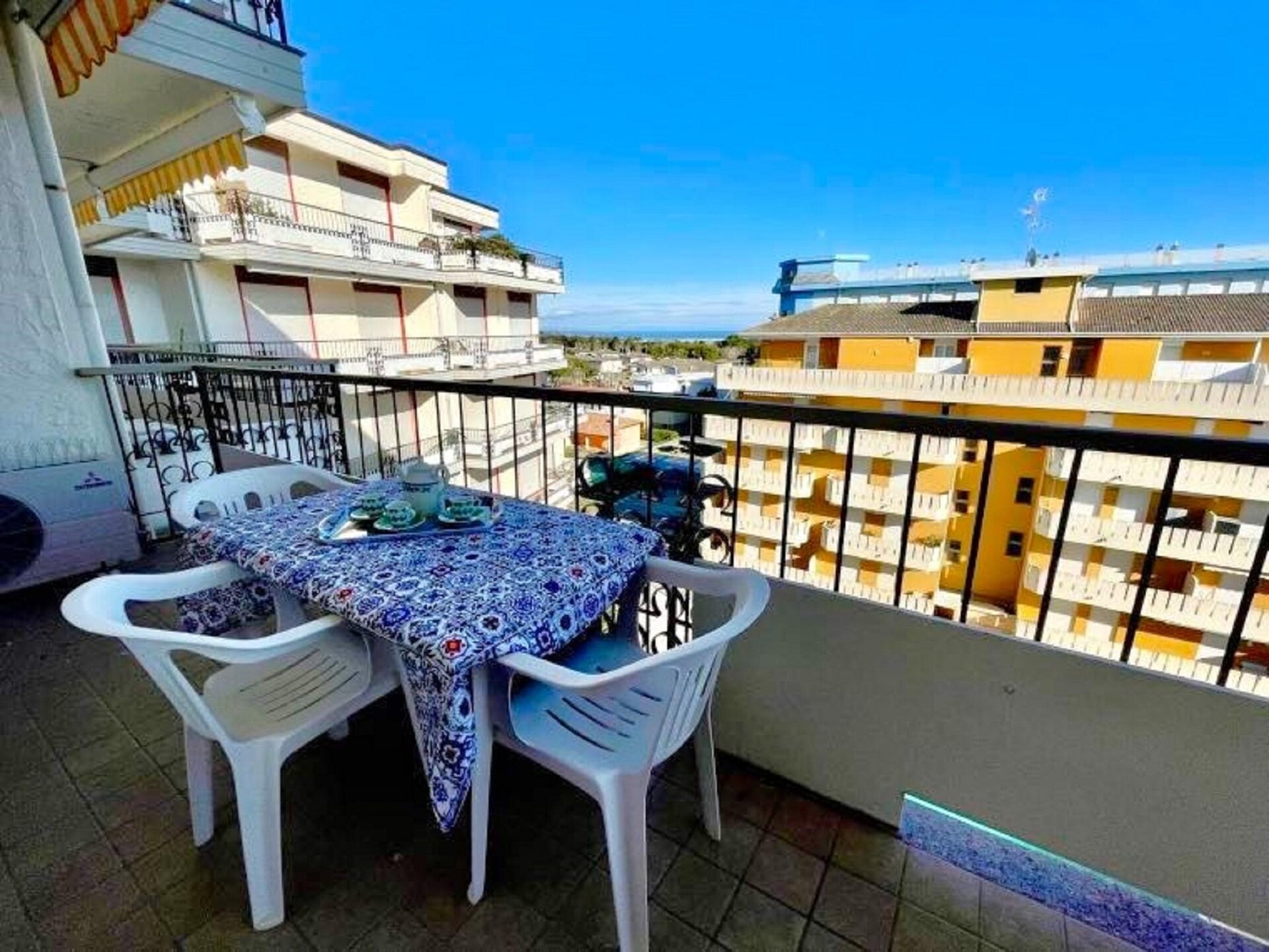 Zonovergoten appartement met zwembad op 50 meter van zee in Porto Santa Margherita - foto 11