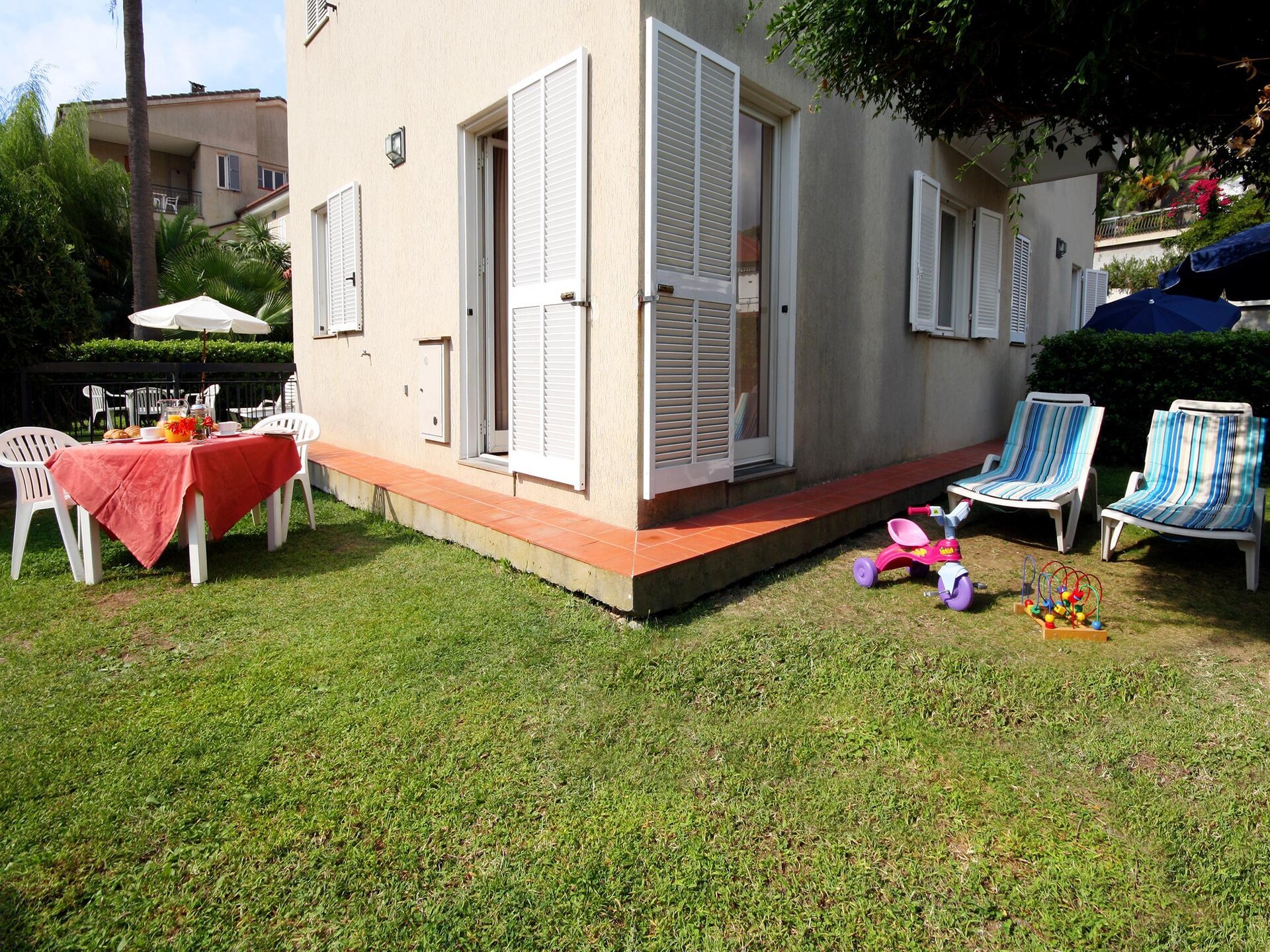 Ligurisch appartement met zwembad, tuin en terras nabij zee voor 5 personen - foto 14