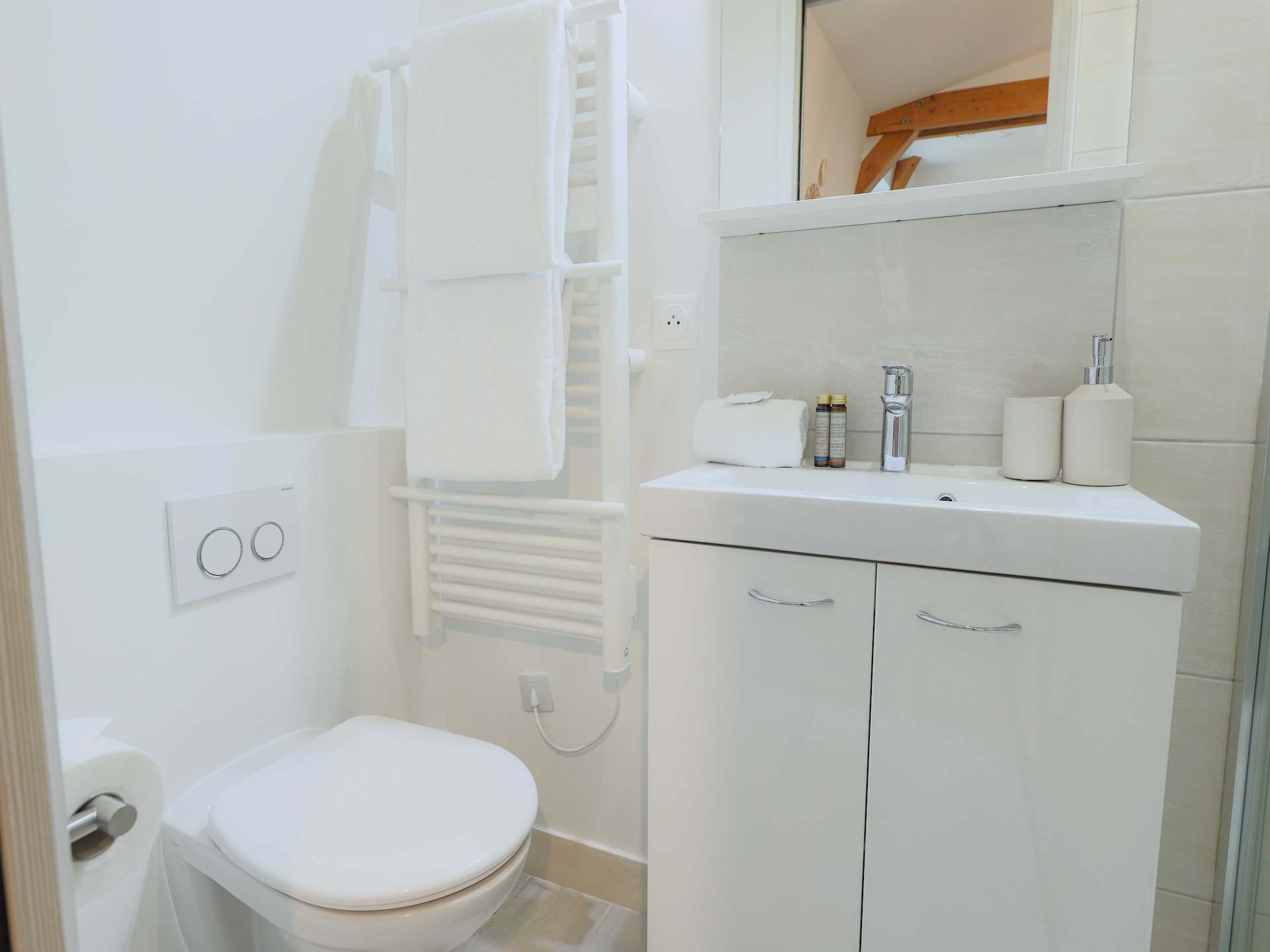 Compacte moderne studio nabij Parijs met airco en WiFi - foto 10