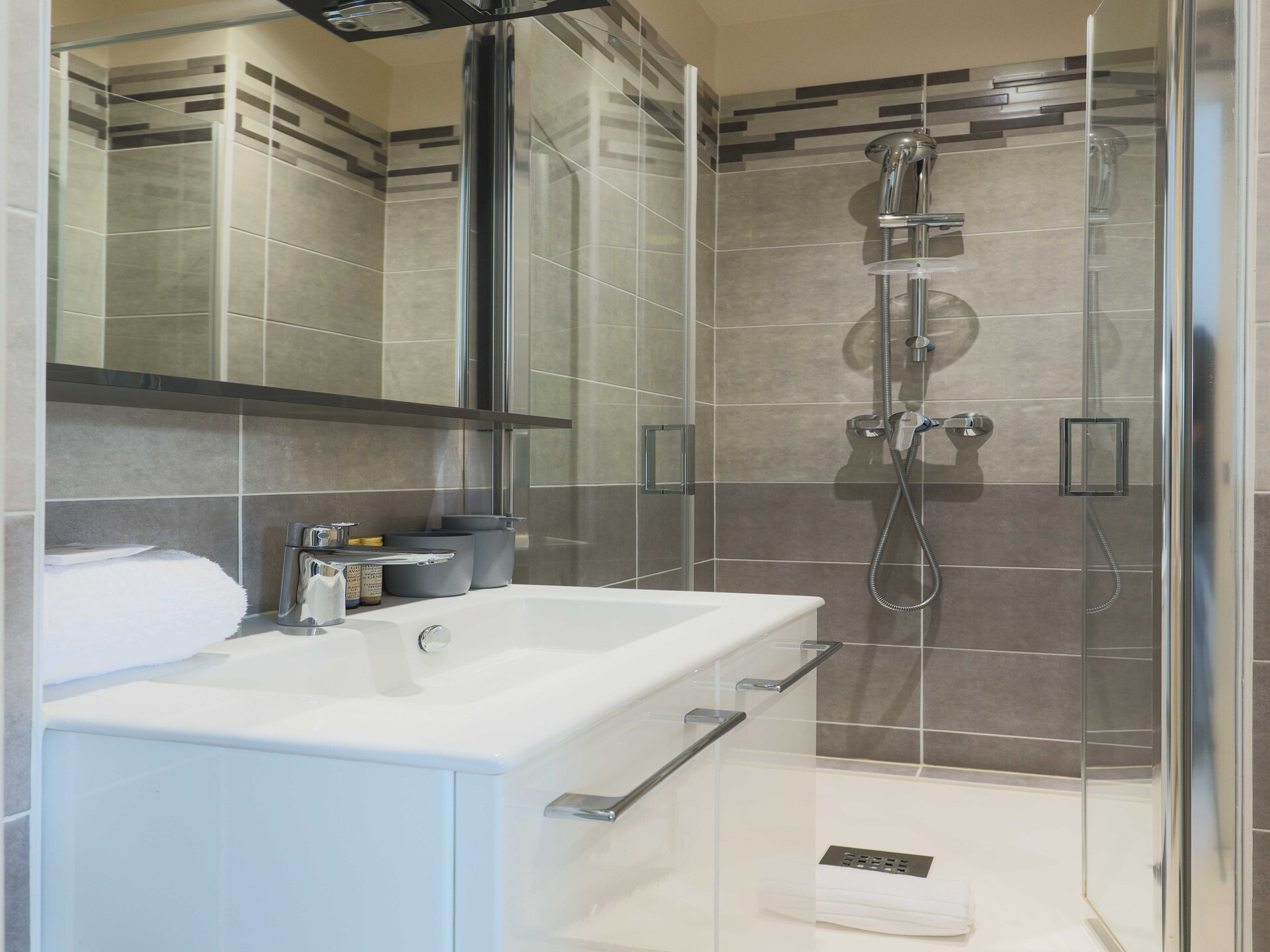 Compact & modern studio-appartement in Boulogne-Billancourt, vlakbij metro - foto 5