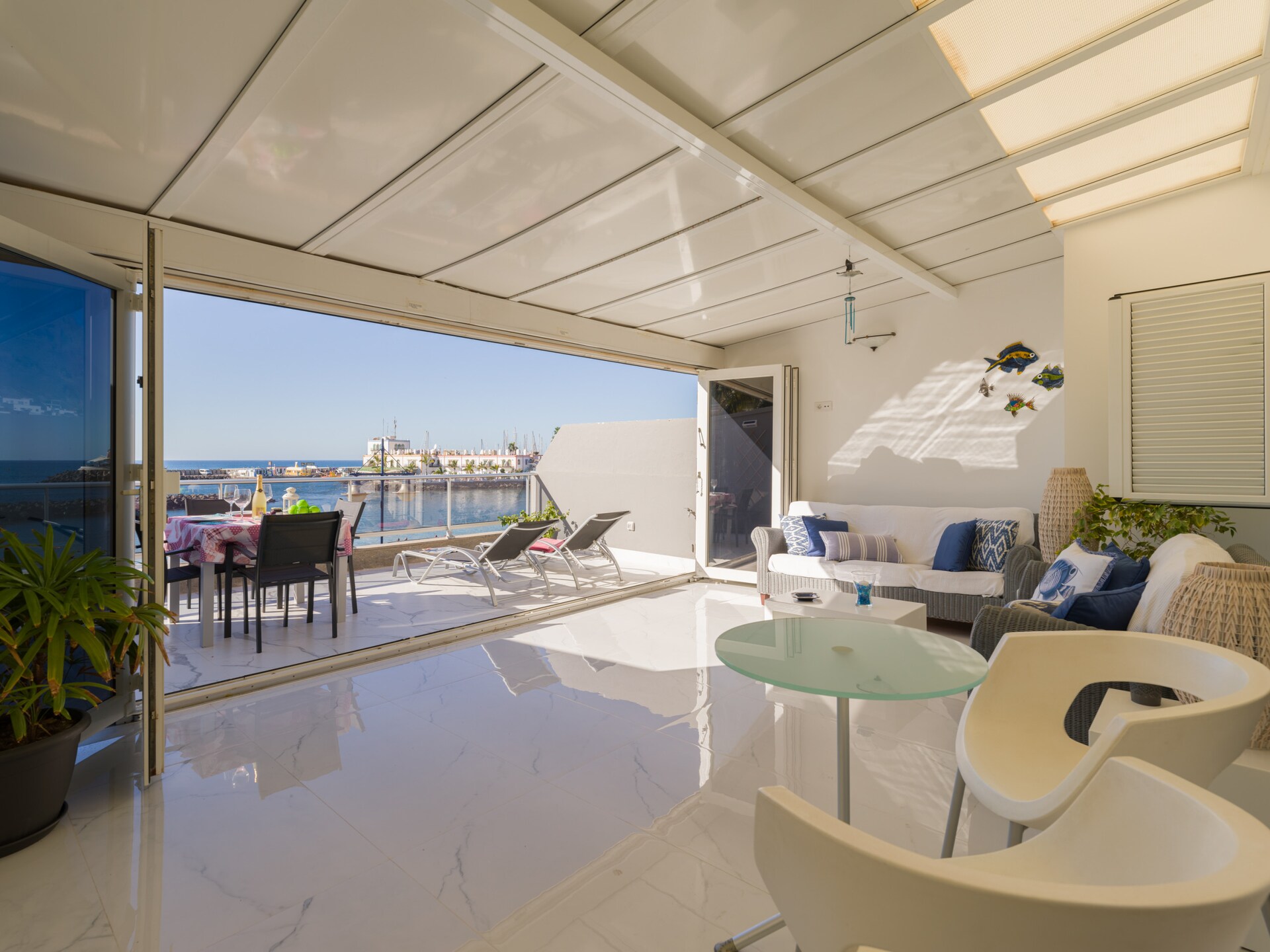 Mogan Beach Blue Sky: Zeezichtvakantiehuis op 20 meter van het strand - foto 35