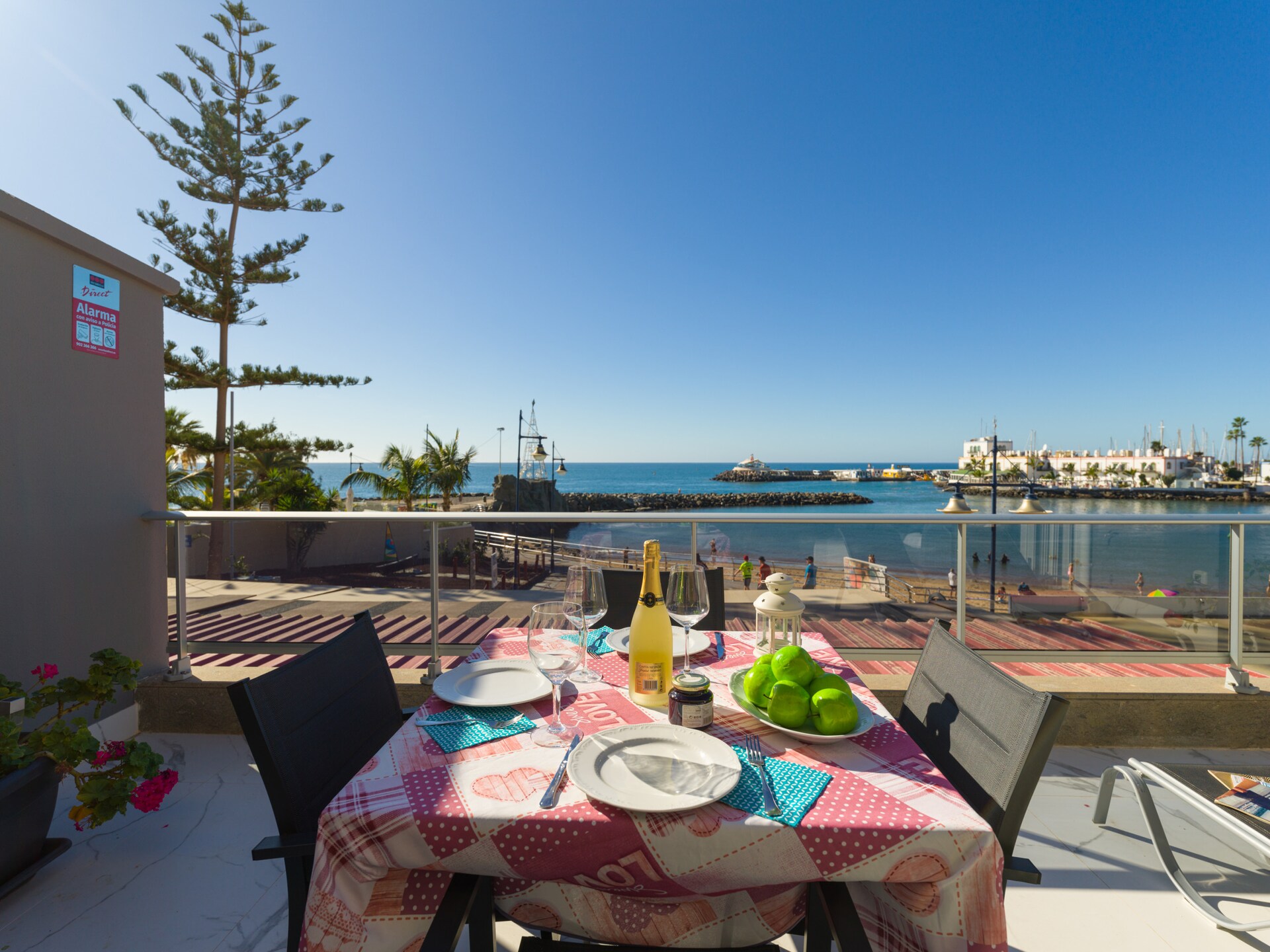 Mogan Beach Blue Sky: Zeezichtvakantiehuis op 20 meter van het strand - foto 34