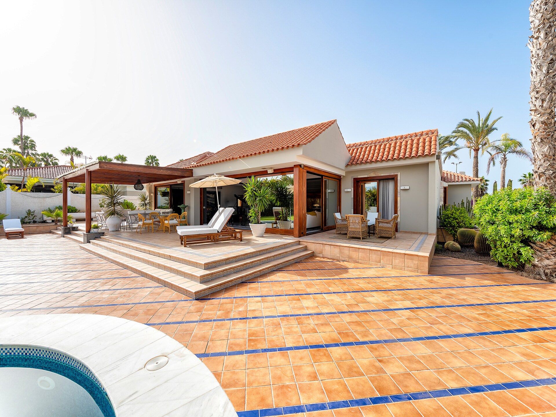 Gerenoveerd chalet met verwarmd zwembad en speelkamer in Maspalomas - foto 48