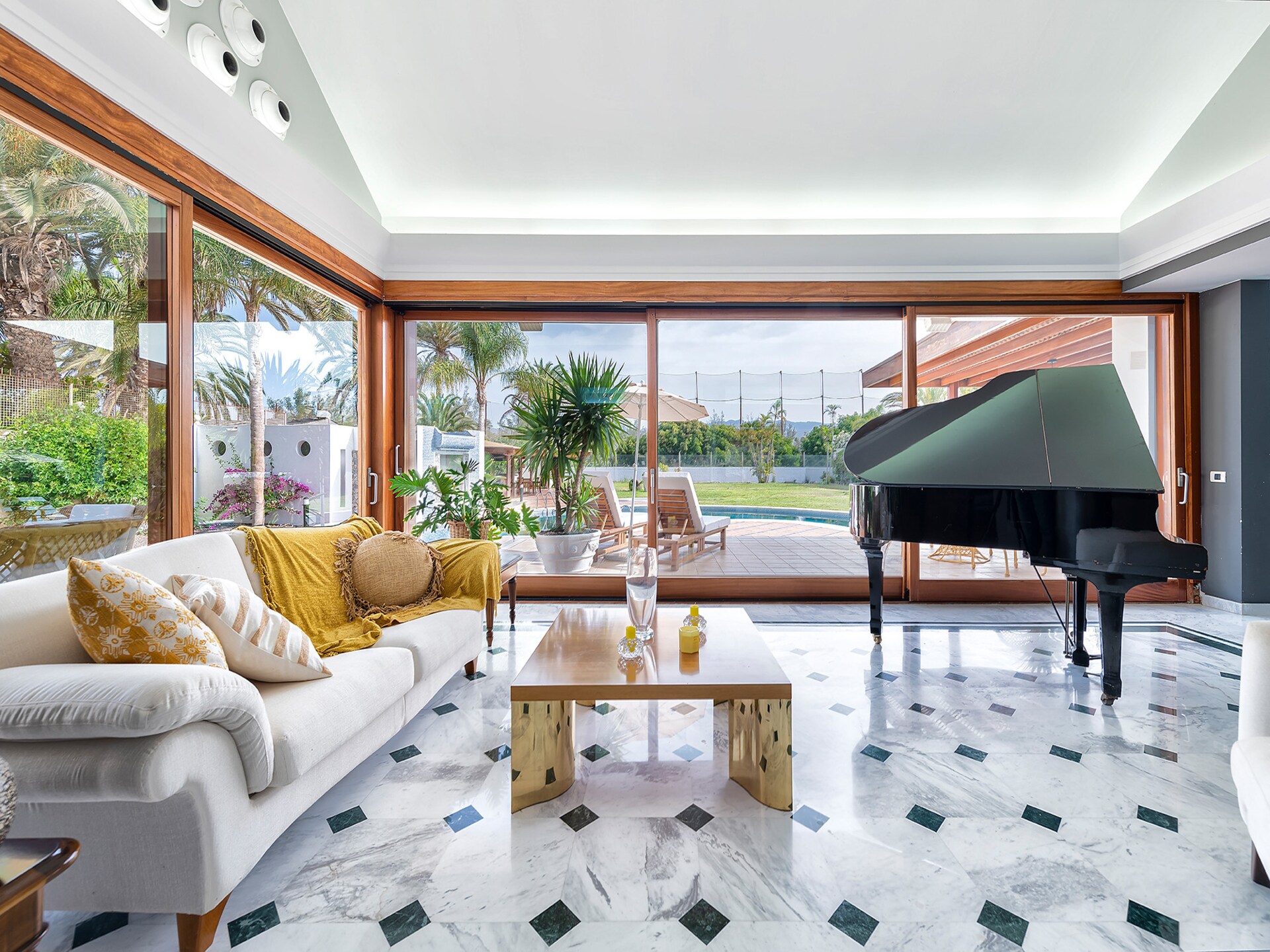 Gerenoveerd chalet met verwarmd zwembad en speelkamer in Maspalomas - foto 11