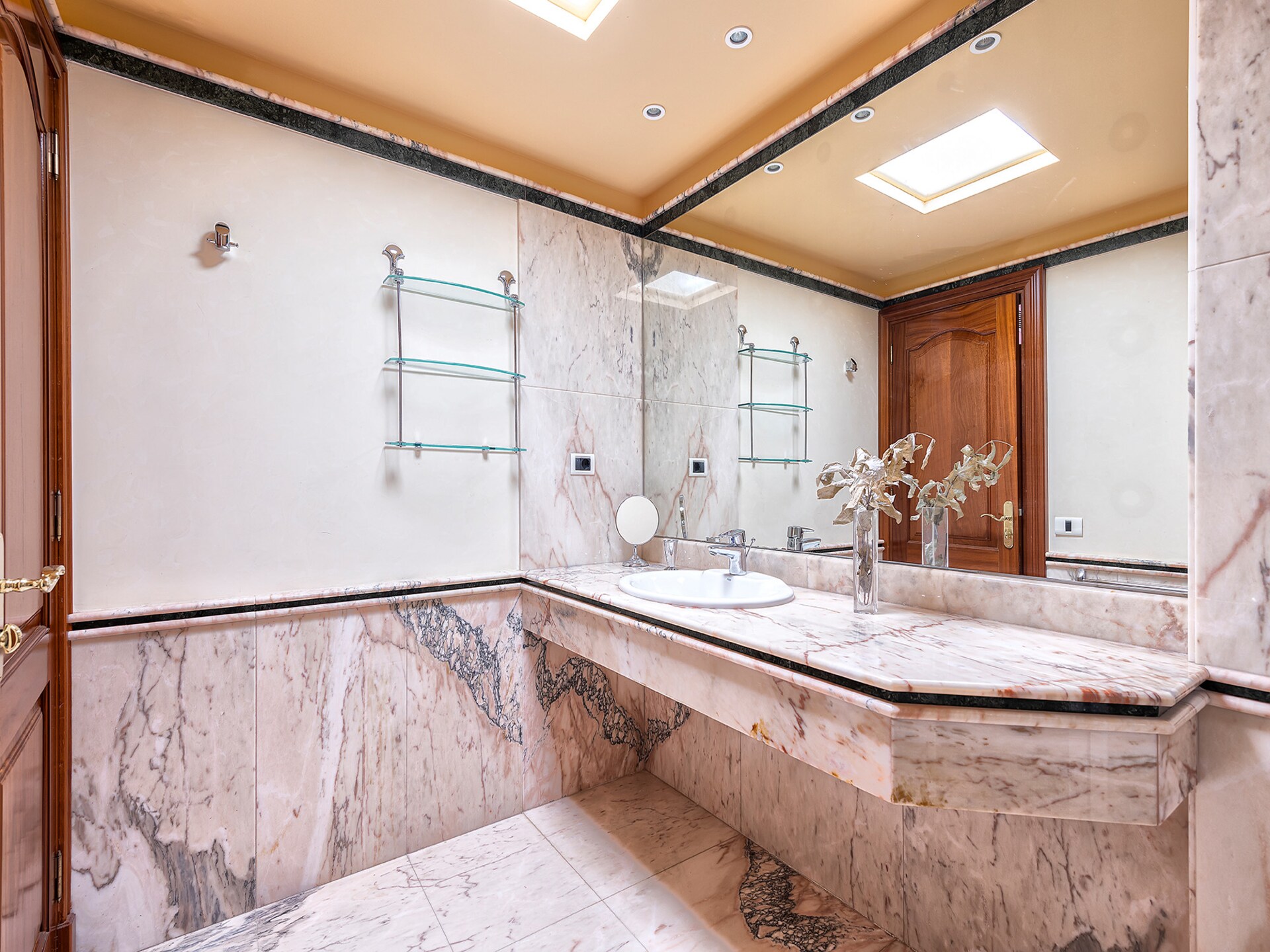 Gerenoveerd chalet met verwarmd zwembad en speelkamer in Maspalomas - foto 34
