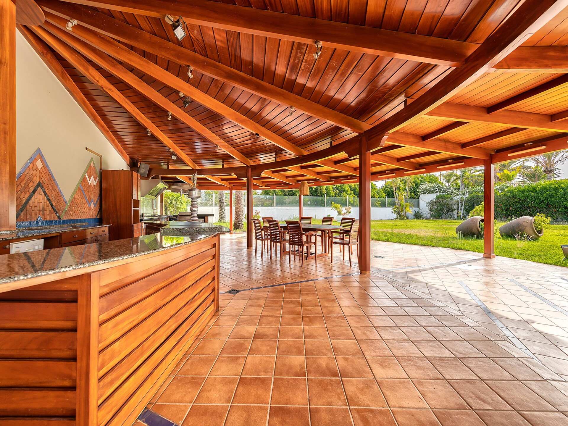 Gerenoveerd chalet met verwarmd zwembad en speelkamer in Maspalomas - foto 35