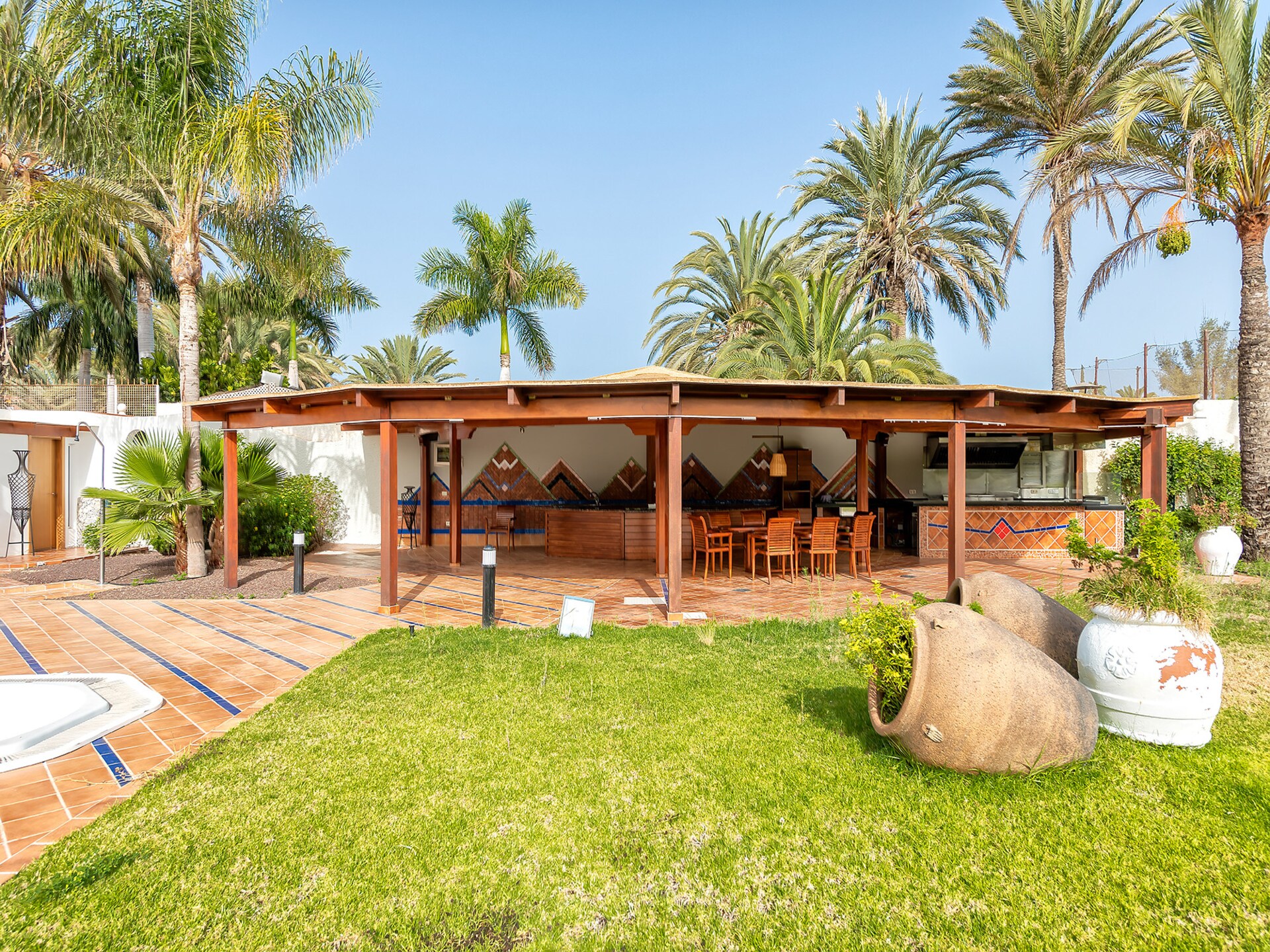 Gerenoveerd chalet met verwarmd zwembad en speelkamer in Maspalomas - foto 45