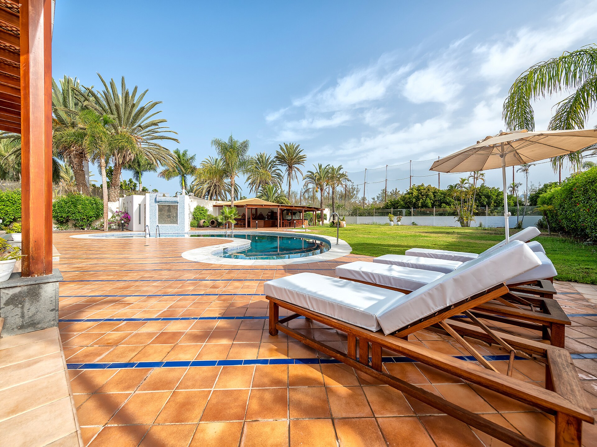 Gerenoveerd chalet met verwarmd zwembad en speelkamer in Maspalomas - foto 43