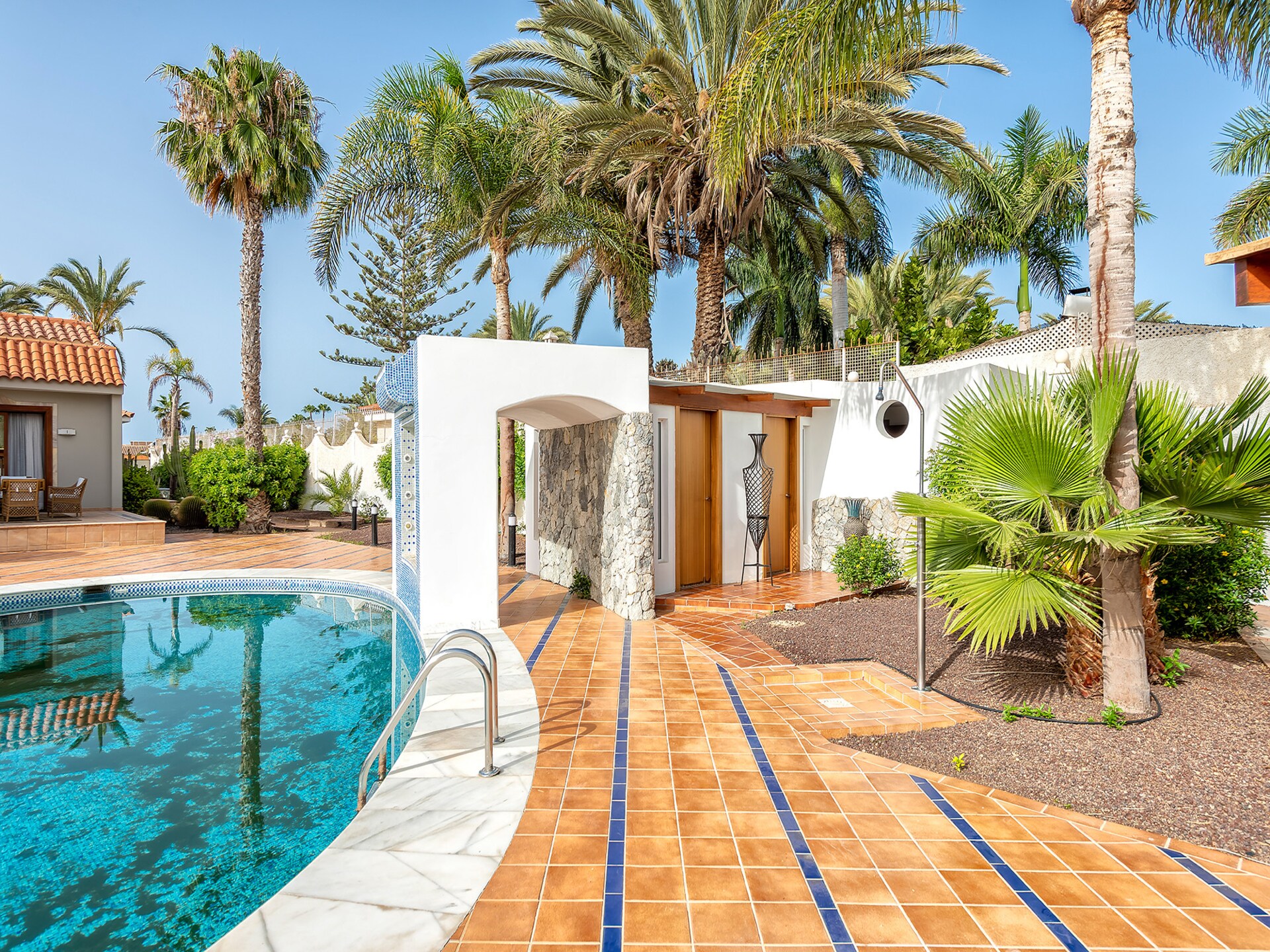 Gerenoveerd chalet met verwarmd zwembad en speelkamer in Maspalomas - foto 13