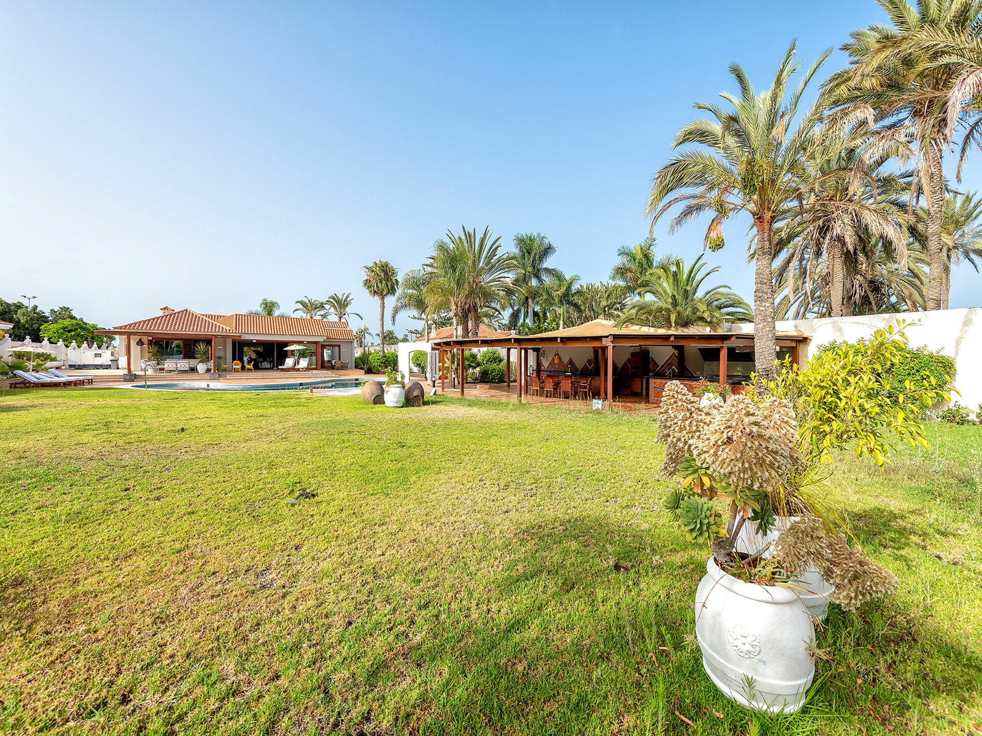 Gerenoveerd chalet met verwarmd zwembad en speelkamer in Maspalomas - foto 47