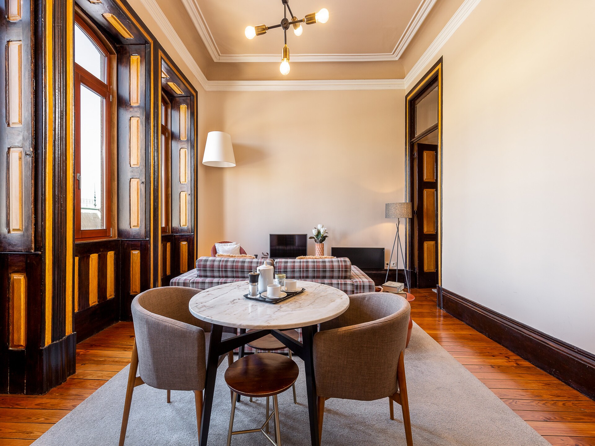 Compact stadsappartement met balkon in hartje Porto, vlakbij Bolhão - foto 2