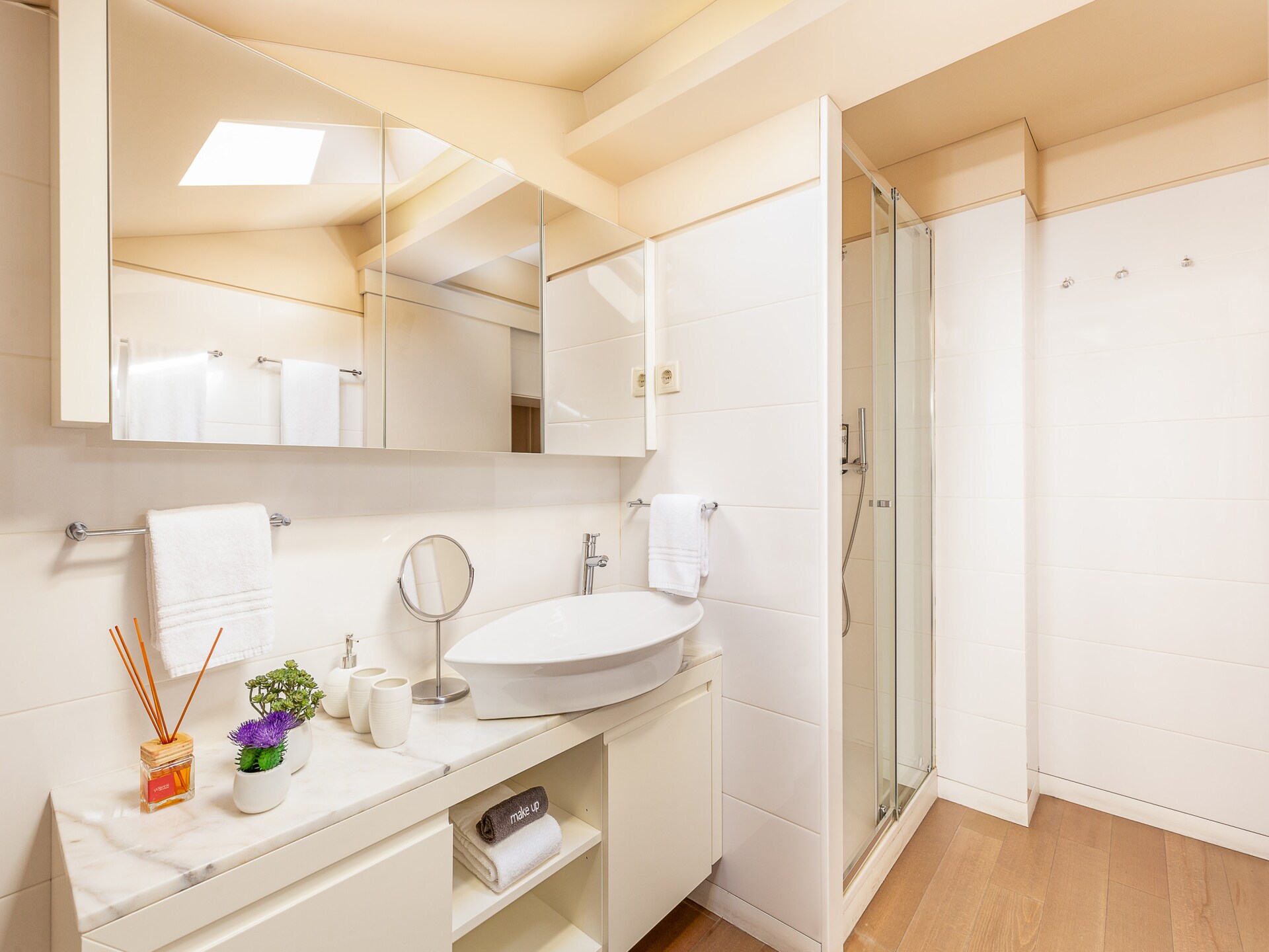 Stijlvol appartement in levendig Bolhão, vlakbij de Douro - foto 11