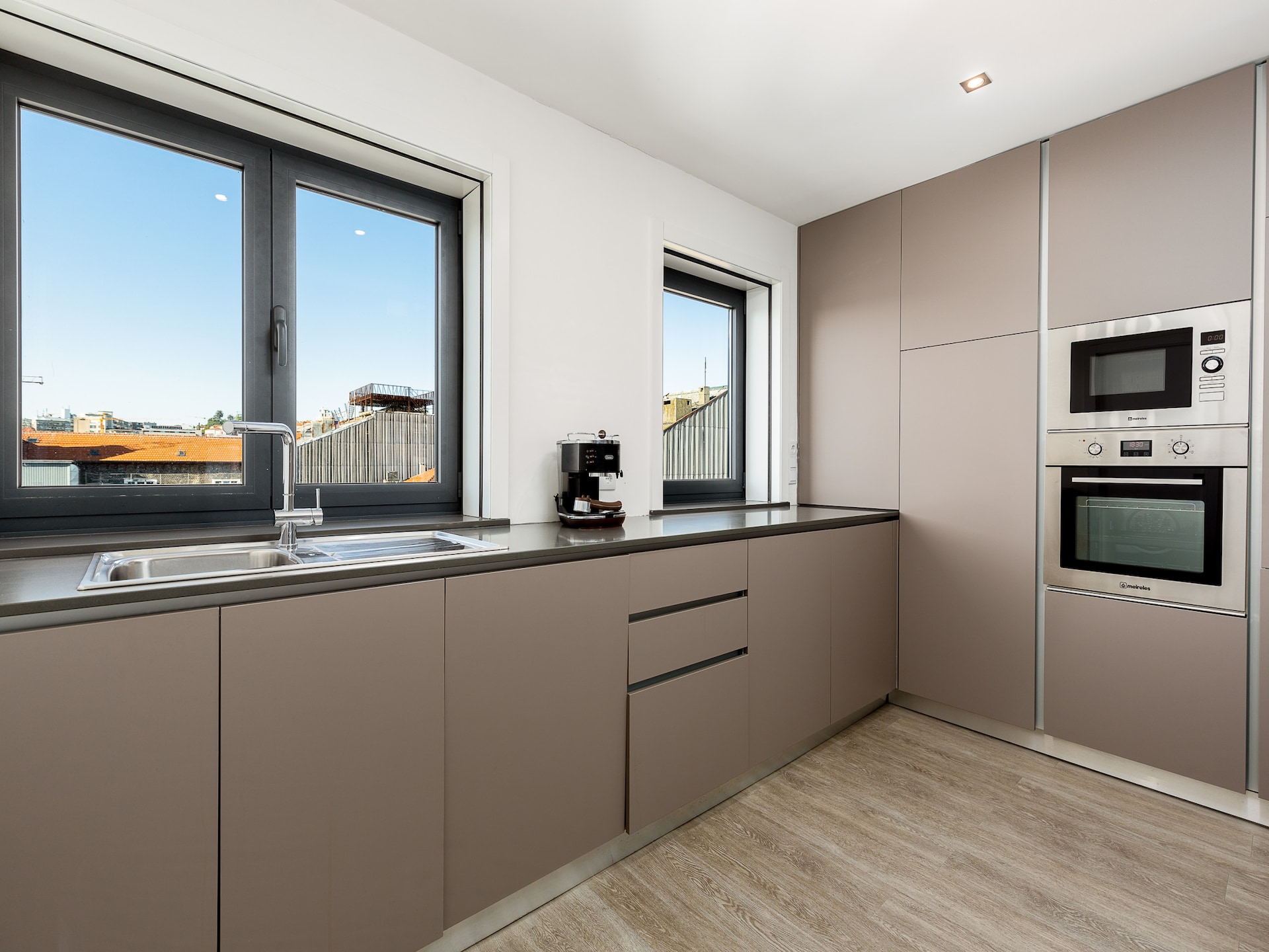 Ruim appartement YOUROPO - Central in het hart van Oporto - foto 8