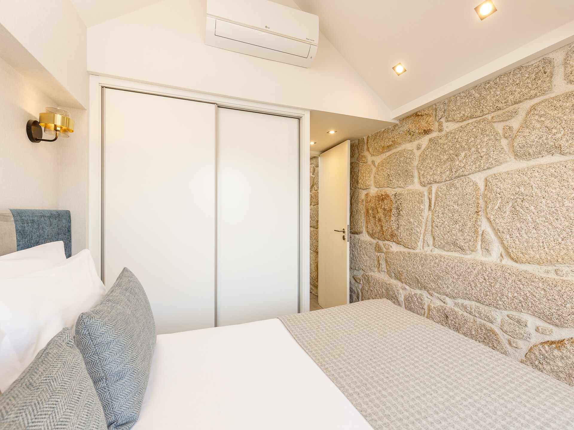 Modern appartement met rivierzicht in hartje Porto, 800m van station São Bento - foto 18