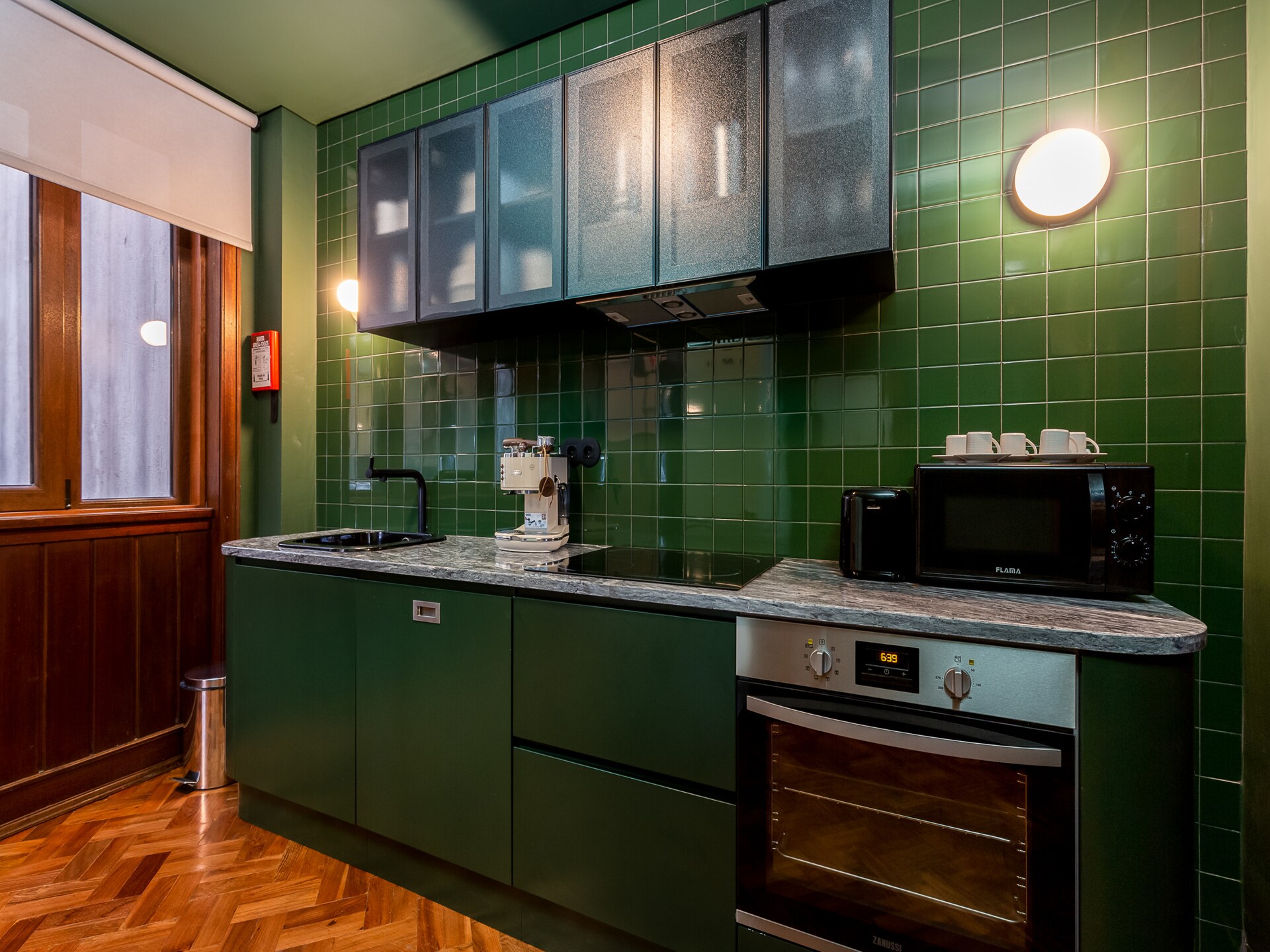 Groot appartement in hartje Porto, vlakbij de levendige Santa Catarina straat - foto 3