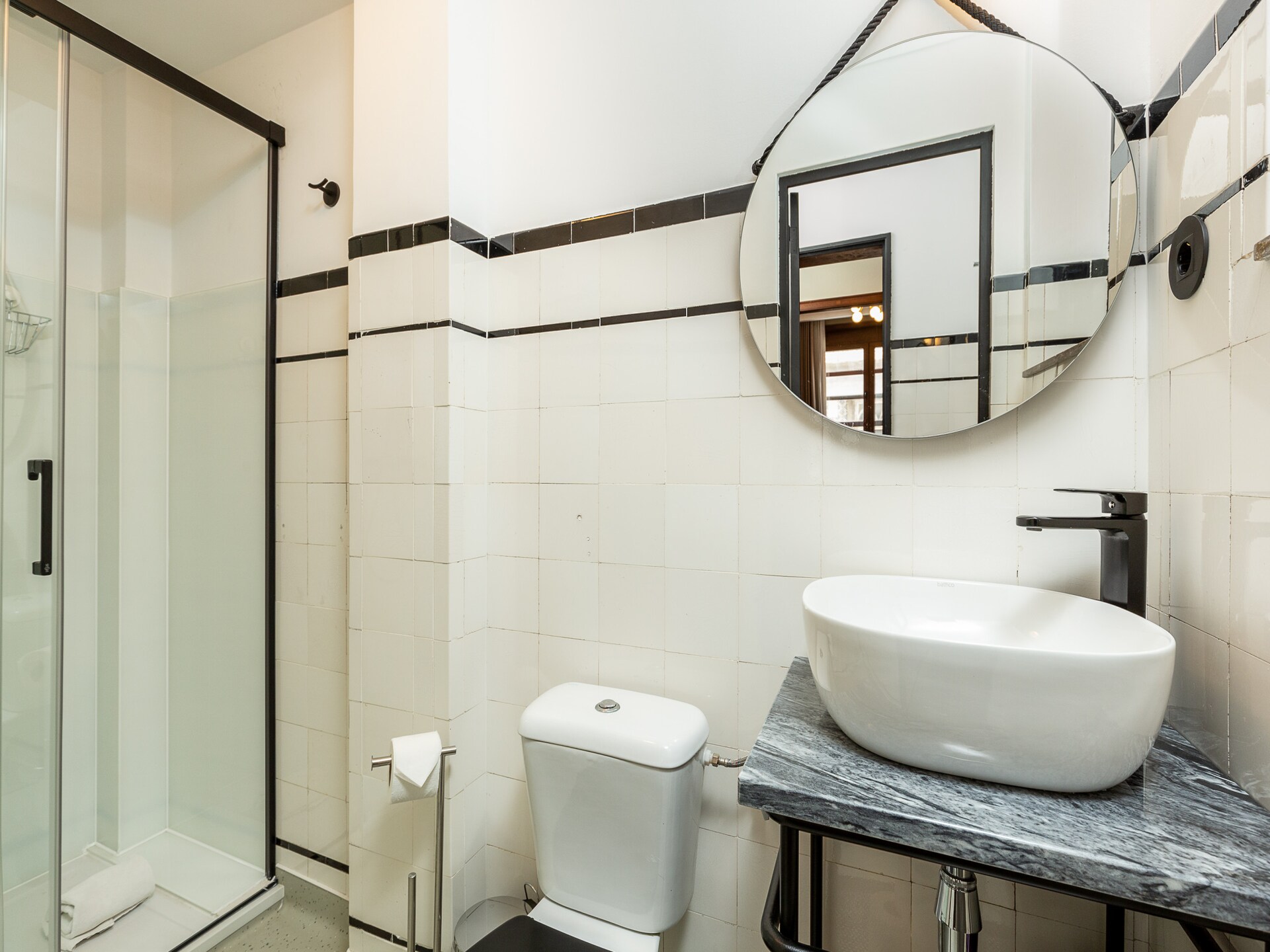 Groot appartement in hartje Porto, vlakbij de levendige Santa Catarina straat - foto 25