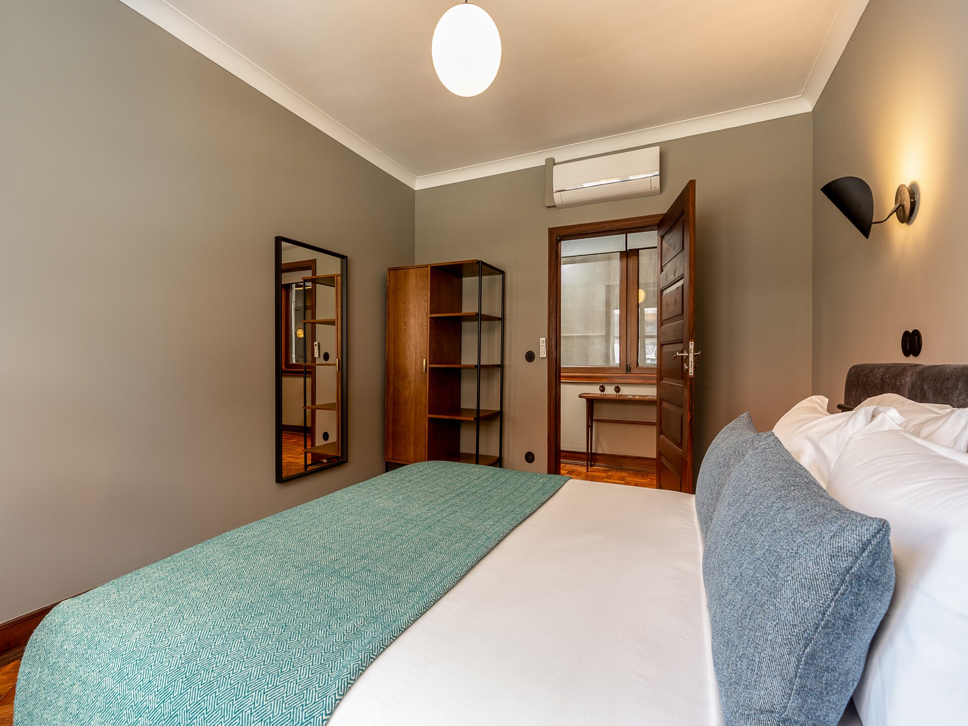 Groot appartement in hartje Porto, vlakbij de levendige Santa Catarina straat - foto 21