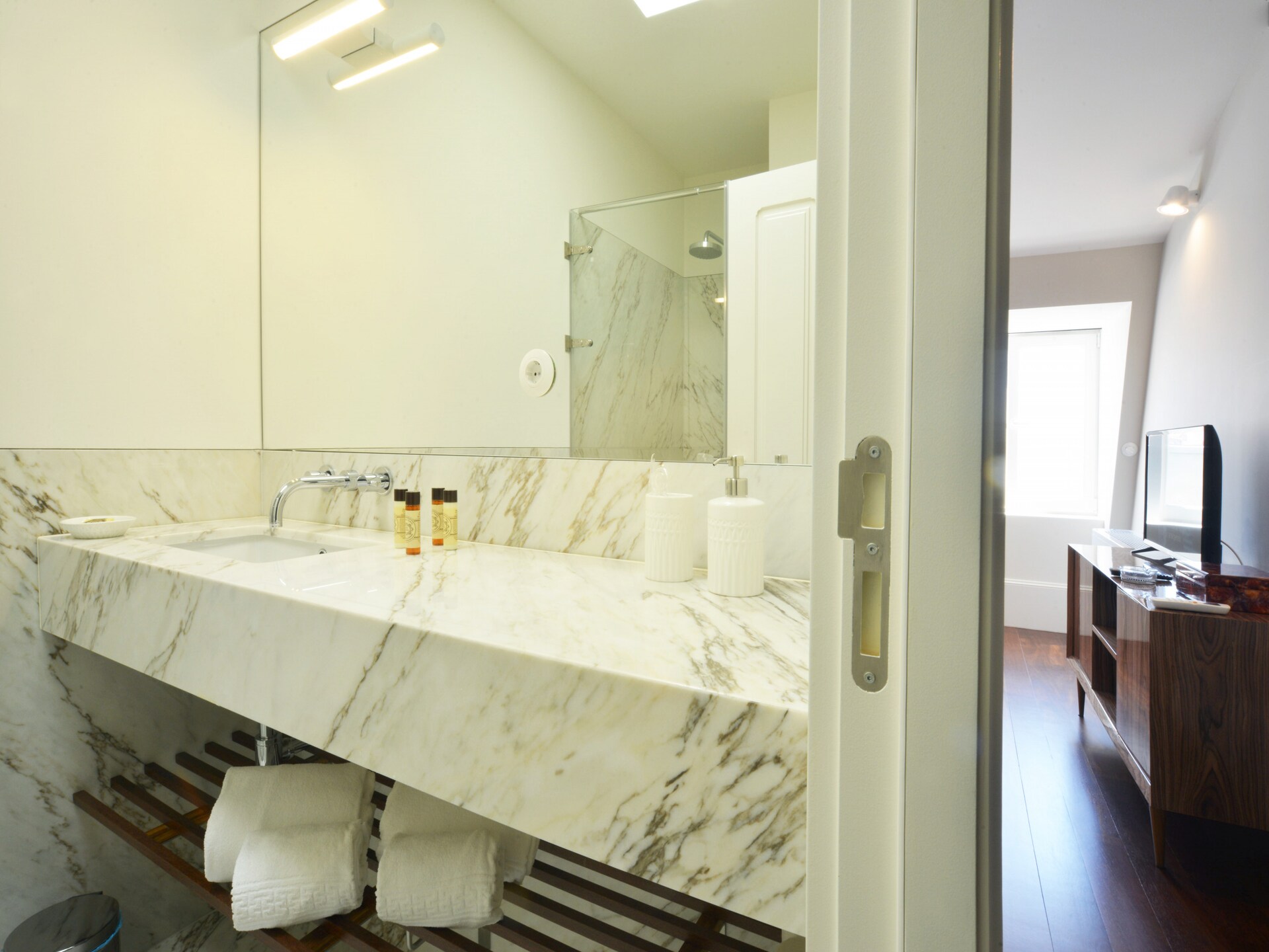 YOUROPO Market 4B: Modern appartement in hartje Porto, ideaal voor stedentrip - foto 11