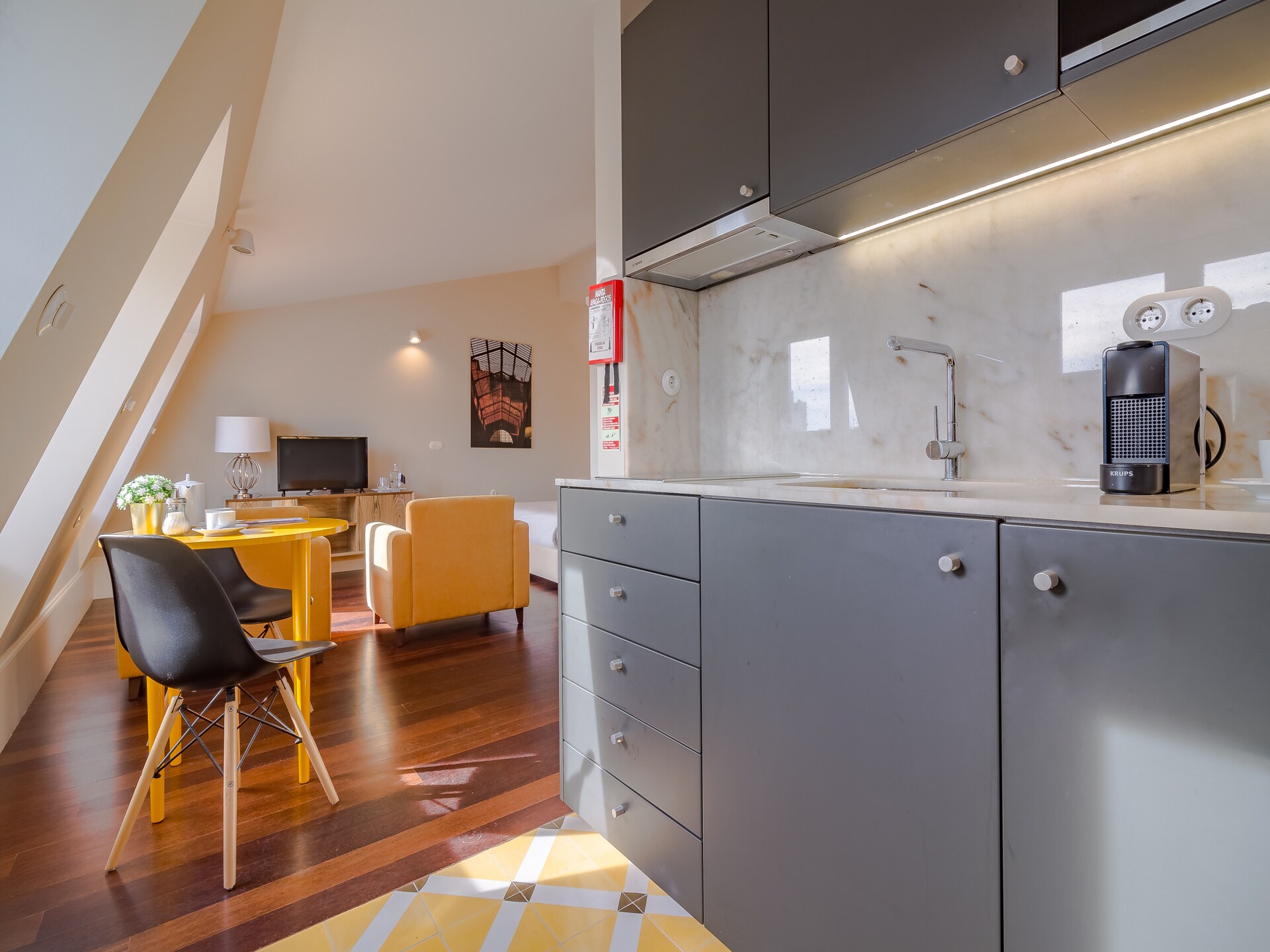 Compact en knus appartement in het bruisende hart van Porto - foto 7