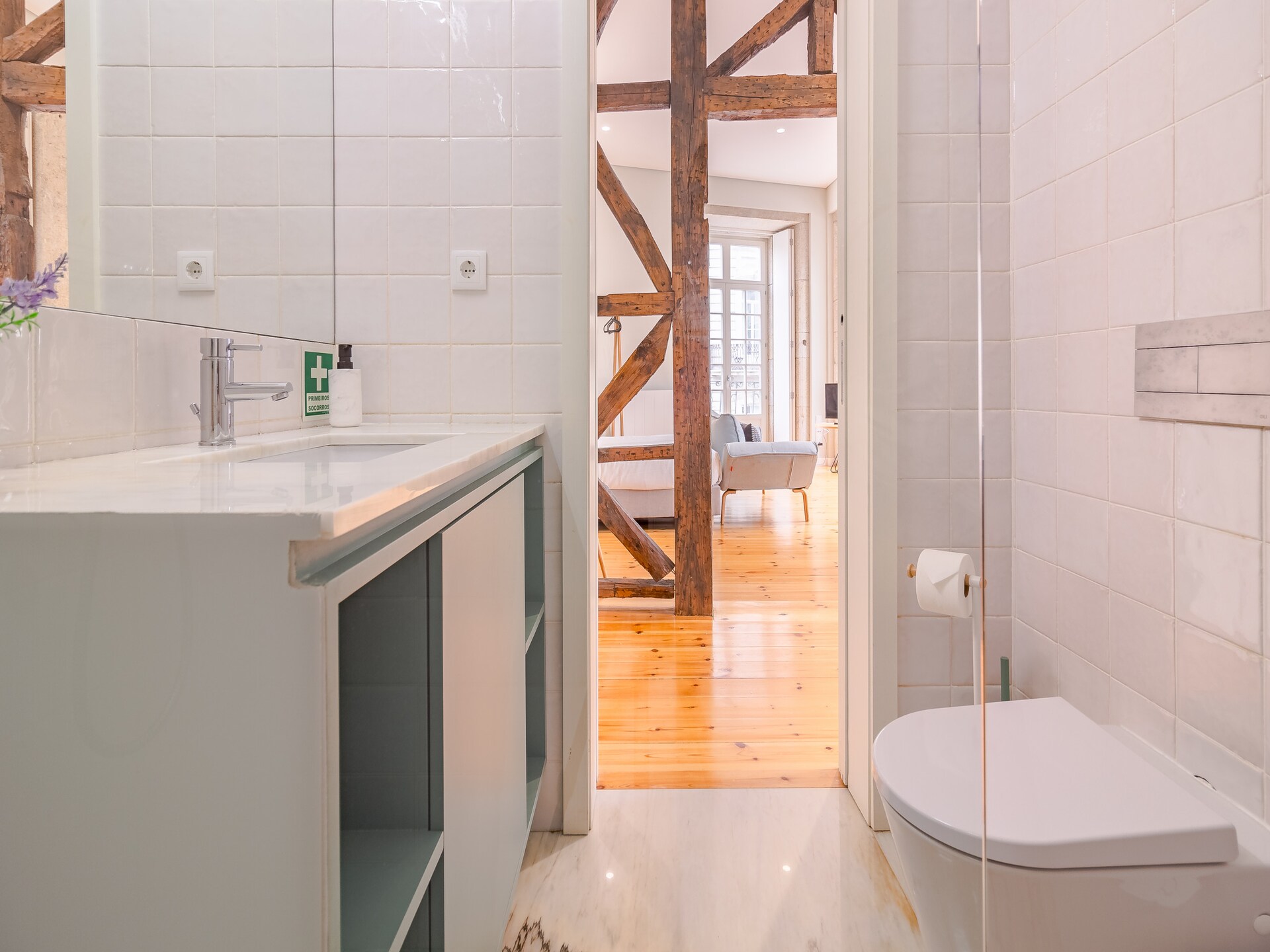 Knusse studio in het kloppend hart van Porto – ideaal voor 2 personen - foto 15