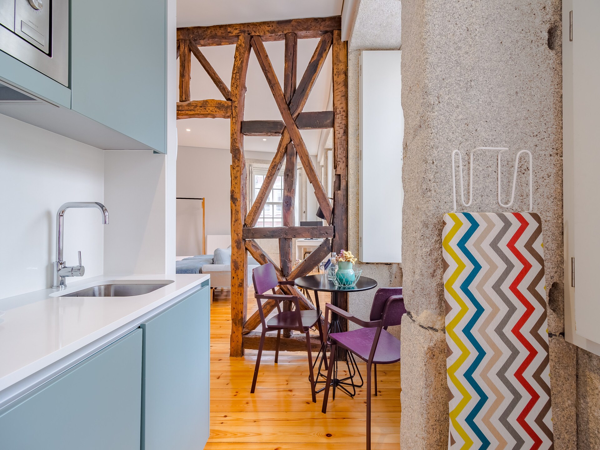 Knus appartement in hartje Porto met balkon, vlakbij metro - foto 8