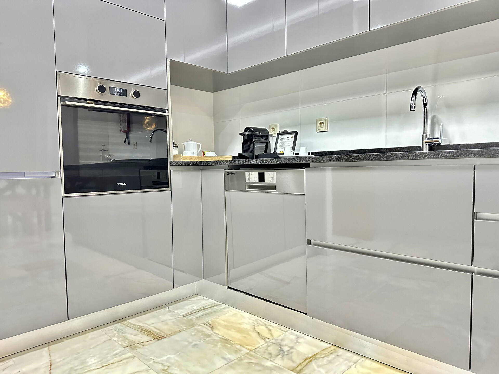 Stijlvolle studio in hartje Porto, op 5 meter van metro Bolhão - foto 9