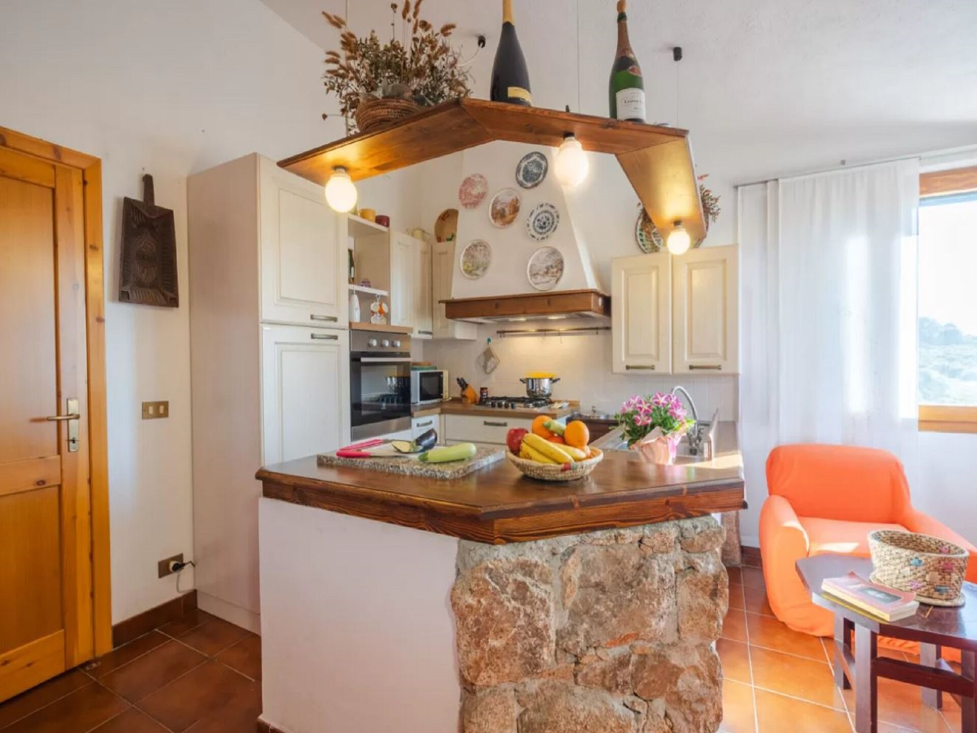 6-persoons vakantiehuis Casa Li Feruli in het centrum van Isola Rossa - foto 3