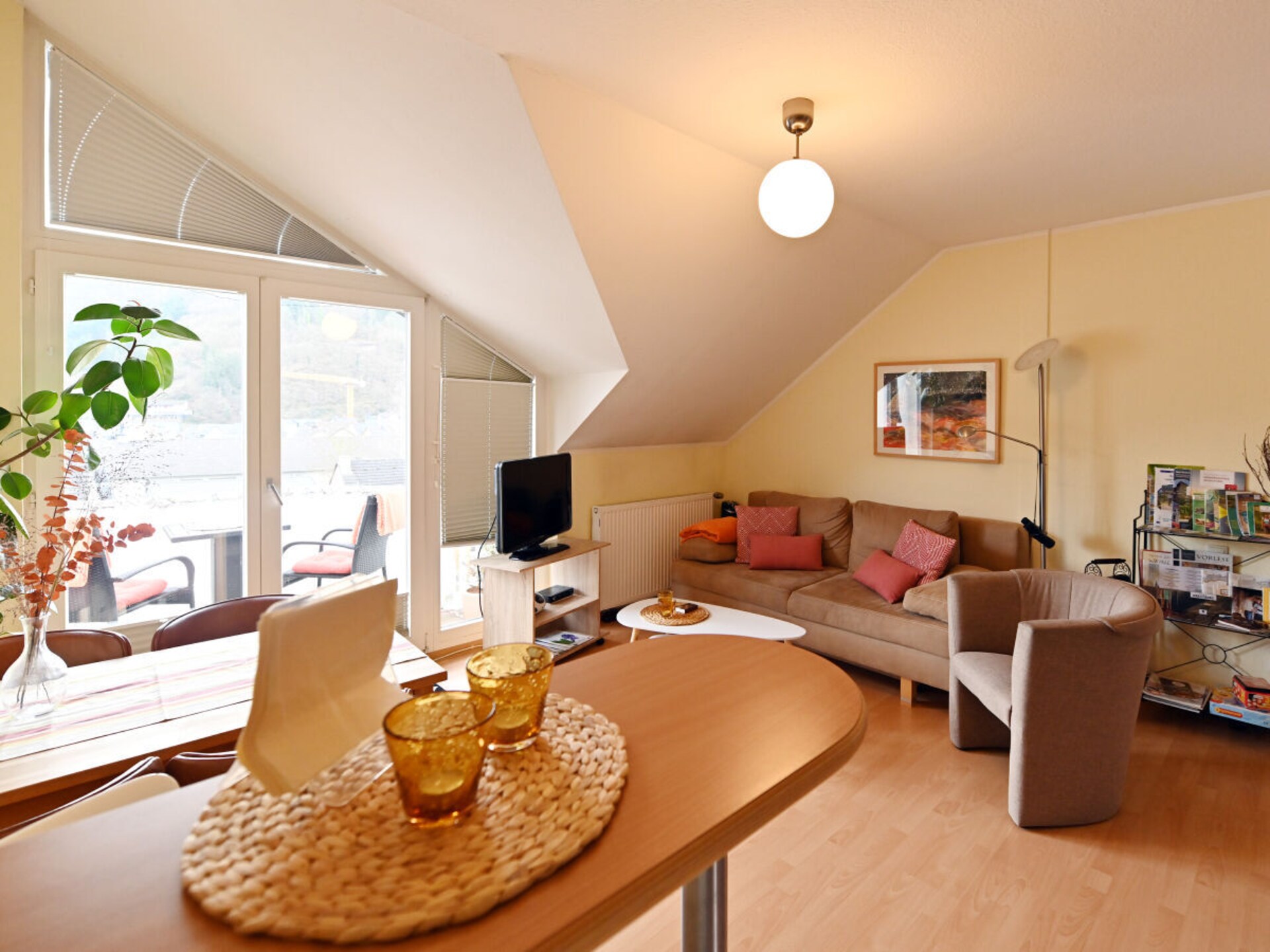 Romantisch wellness-appartement met bubbelbad en wijngaardzicht - foto 7
