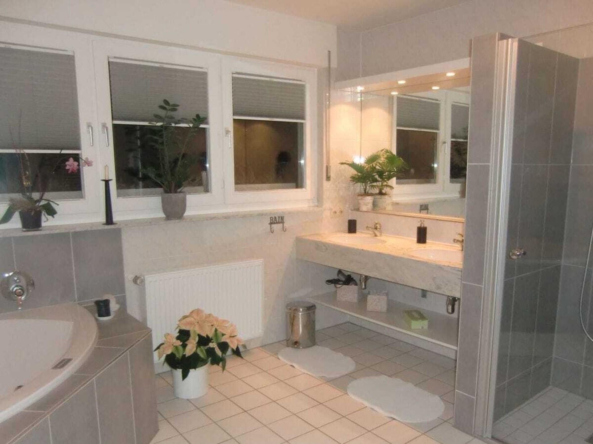 Romantisch wellness-appartement met bubbelbad en wijngaardzicht - foto 10