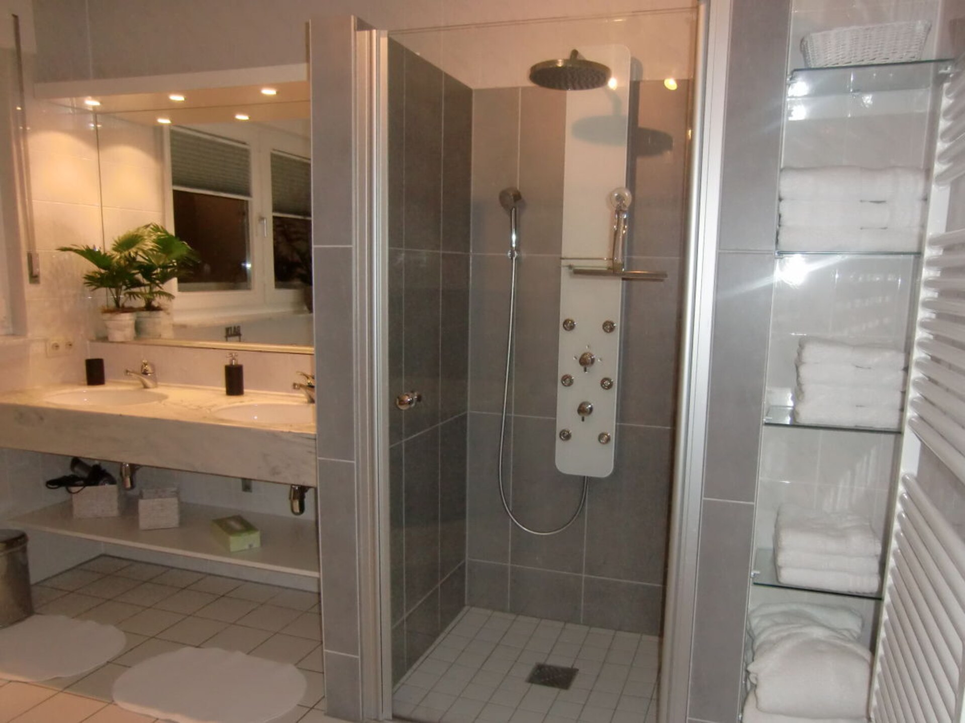 Romantisch wellness-appartement met bubbelbad en wijngaardzicht - foto 11