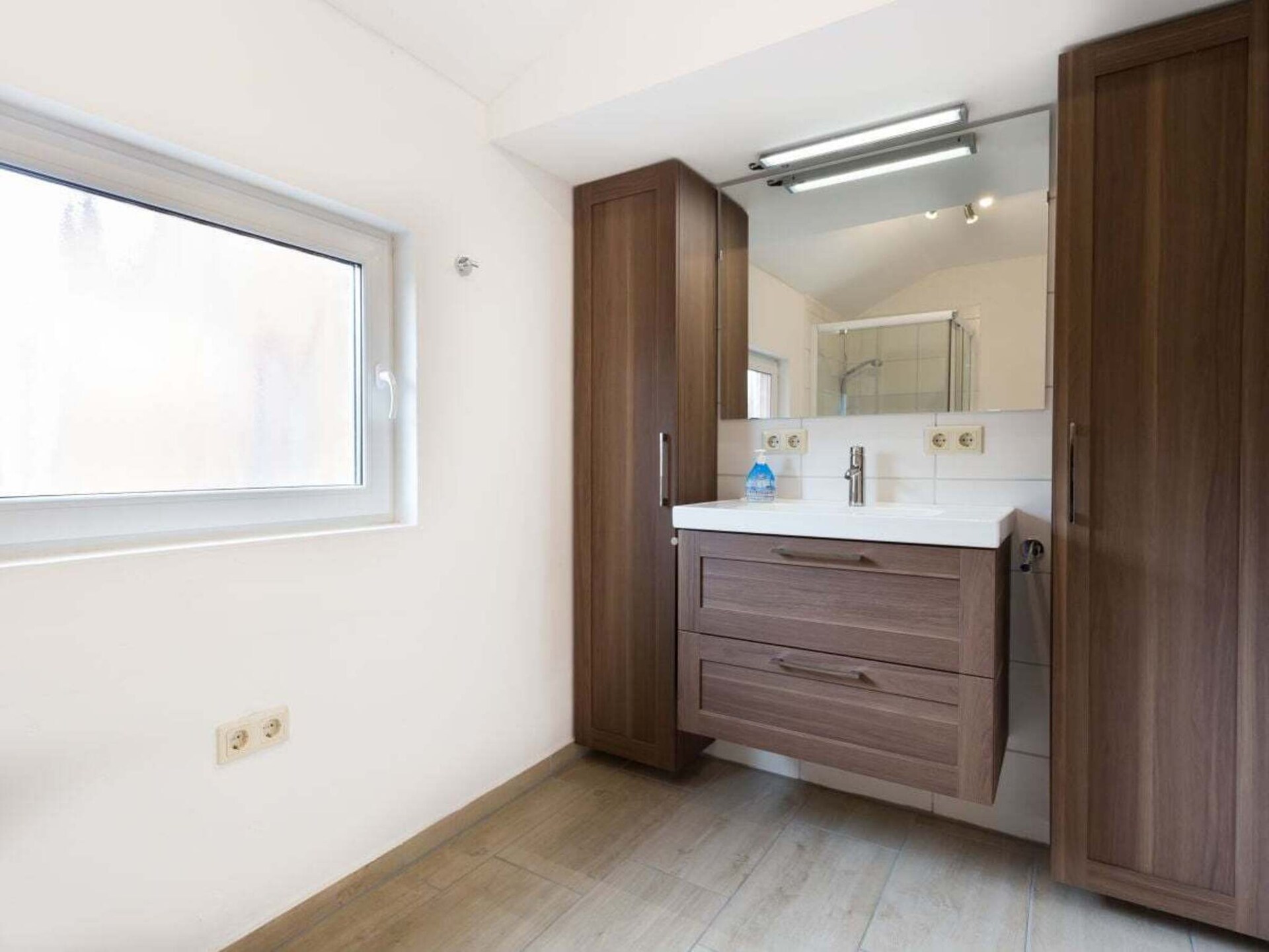 Dijkhuis Norddeich: 3-slaapkamer woning met omheinde tuin vlakbij zee - foto 18