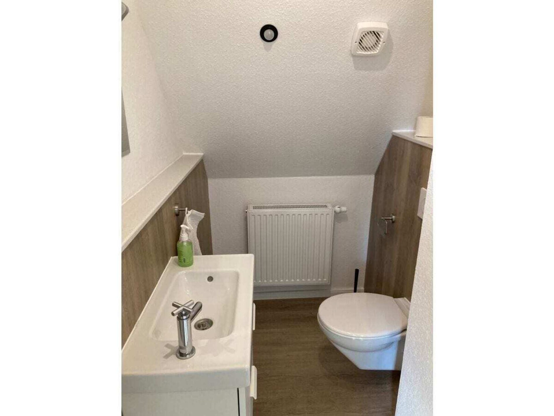 Dijkhuis Norddeich: 3-slaapkamer woning met omheinde tuin vlakbij zee - foto 19