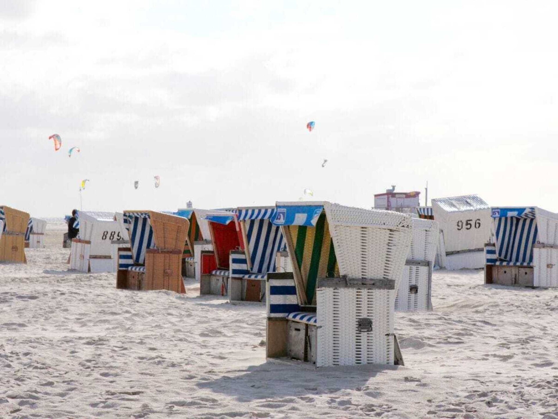Stijlvol appartement met rieten dak aan de Noordzeekust bij Westerhever - foto 20