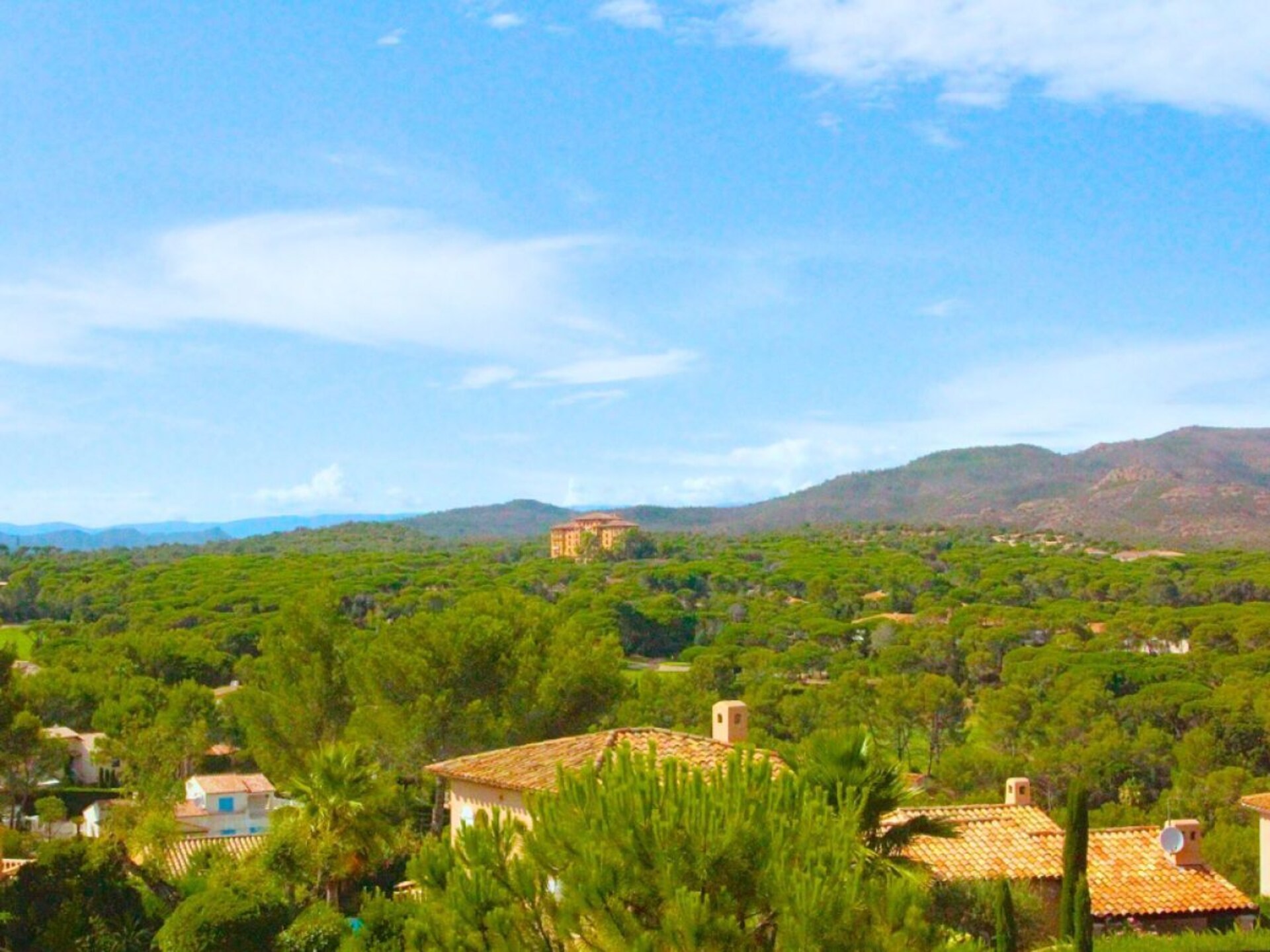 Zonnig appartement in Saint-Raphaël met uitzicht op de golfbaan - foto 4